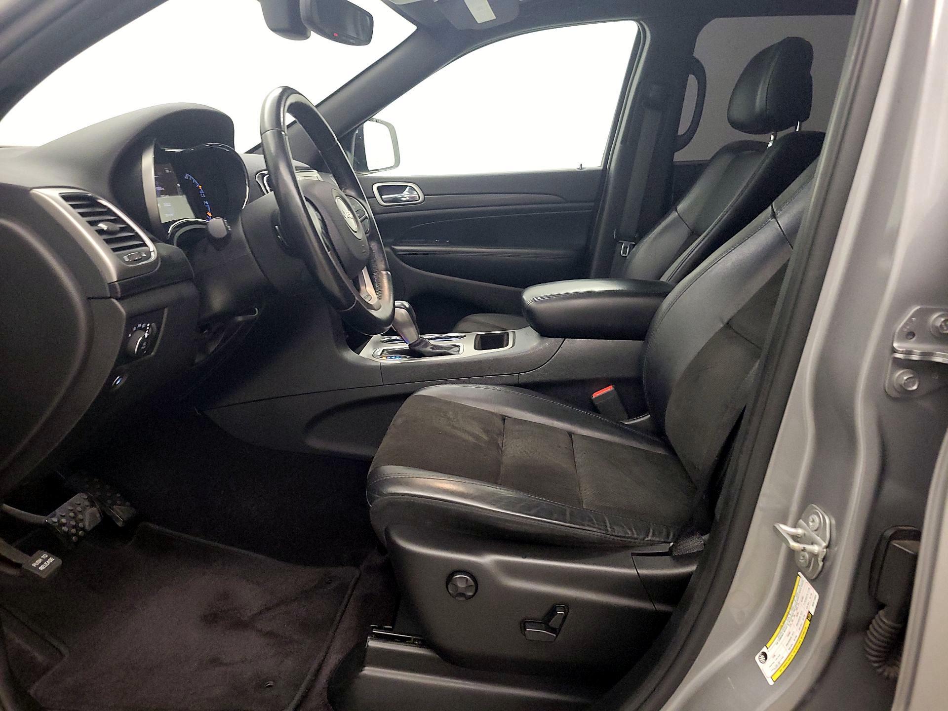 Thumbnail: 2019 Jeep Grand Cherokee - 11