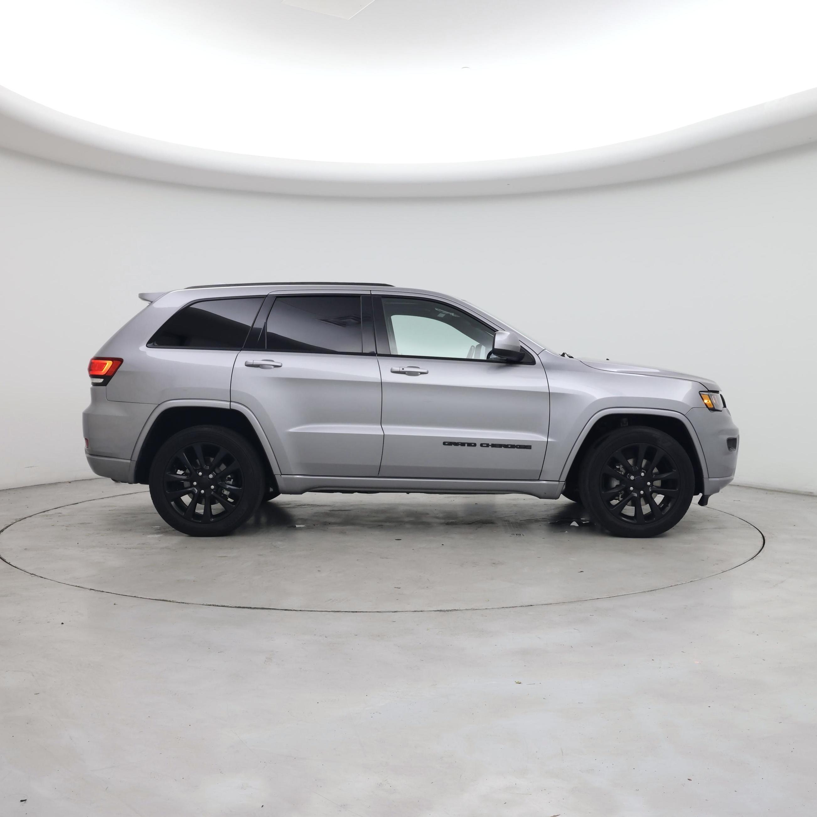 Thumbnail: 2019 Jeep Grand Cherokee - 7