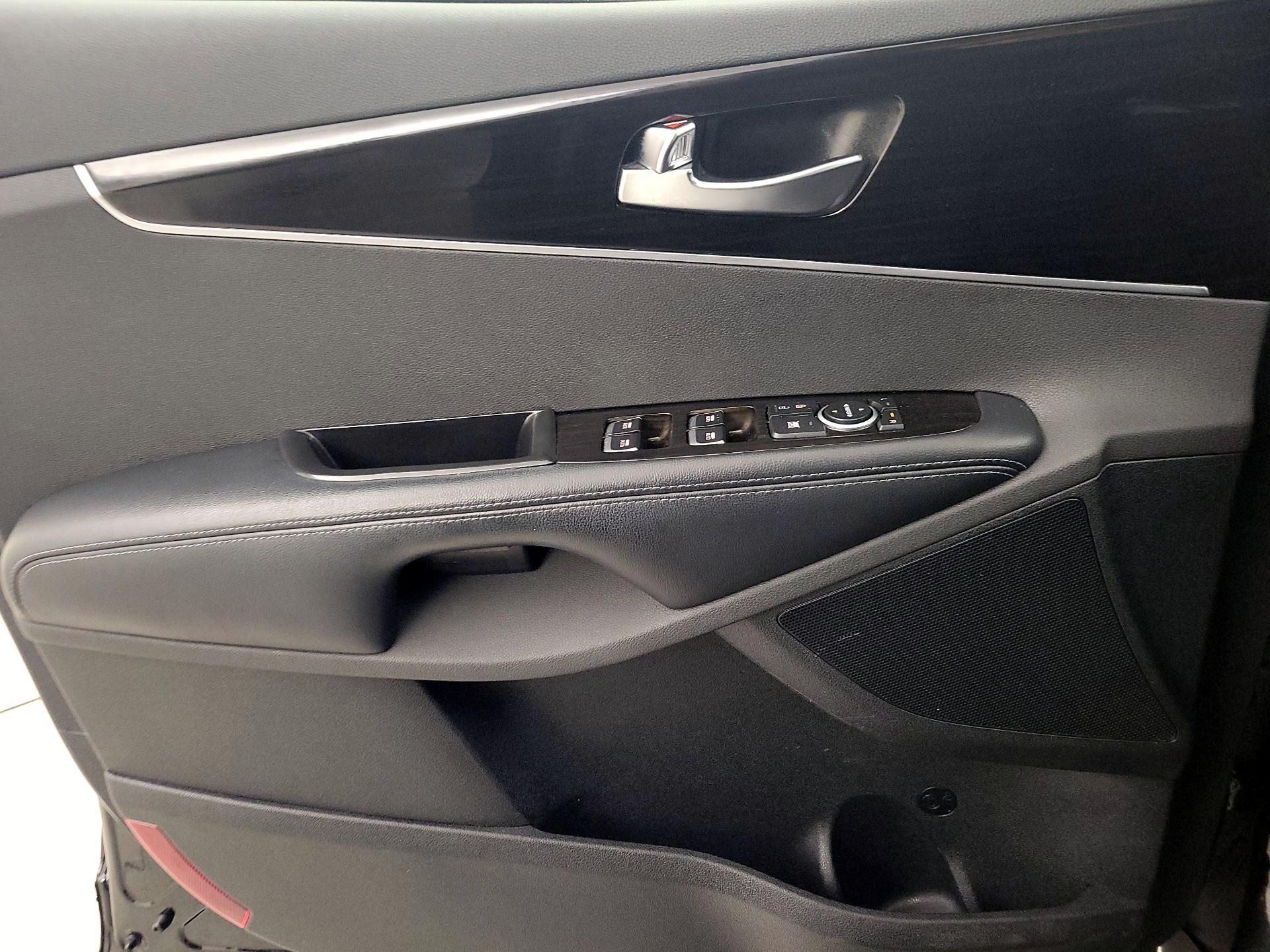 Thumbnail: 2019 Kia Sorento - 12