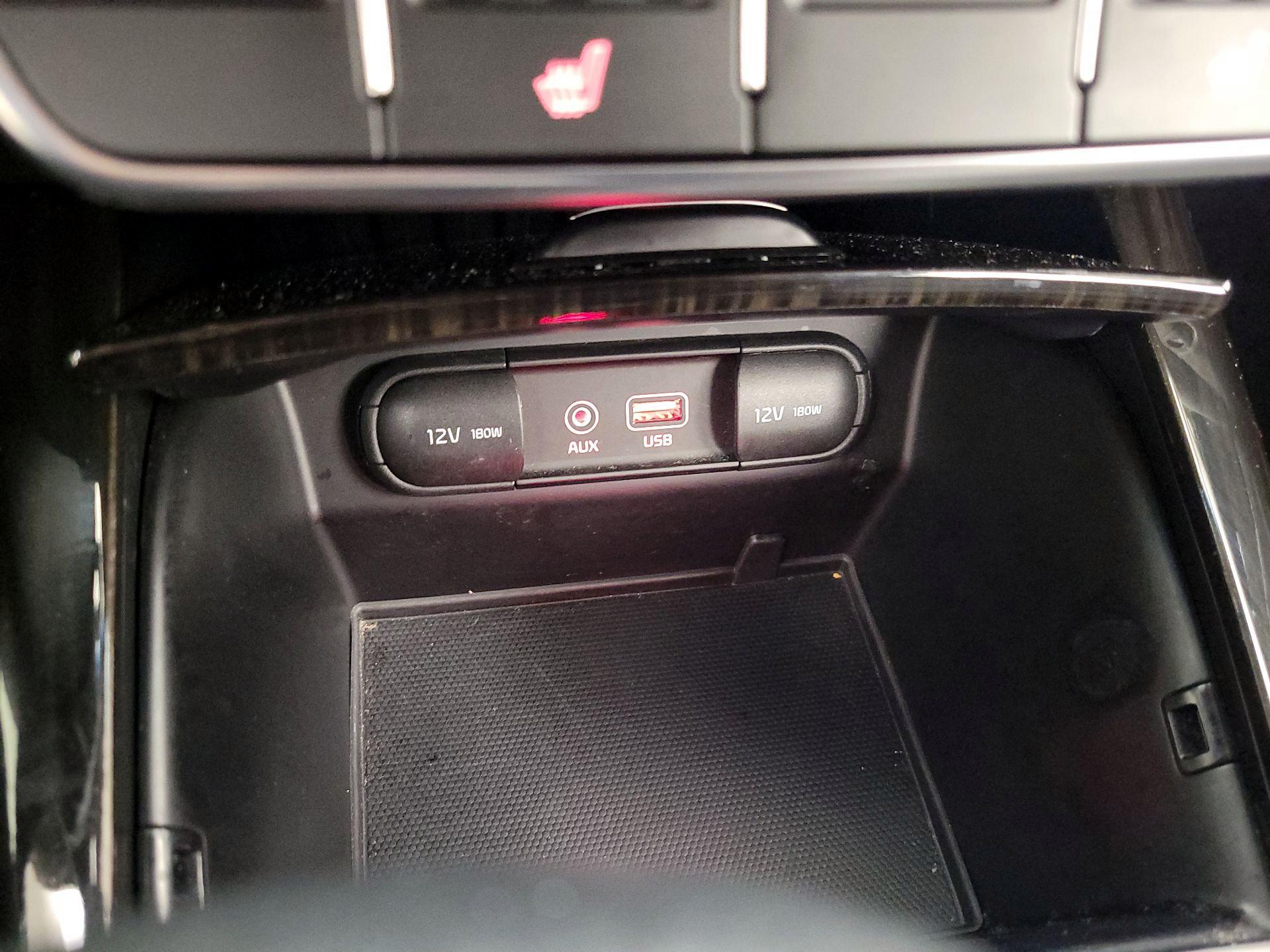 Thumbnail: 2019 Kia Sorento - 18