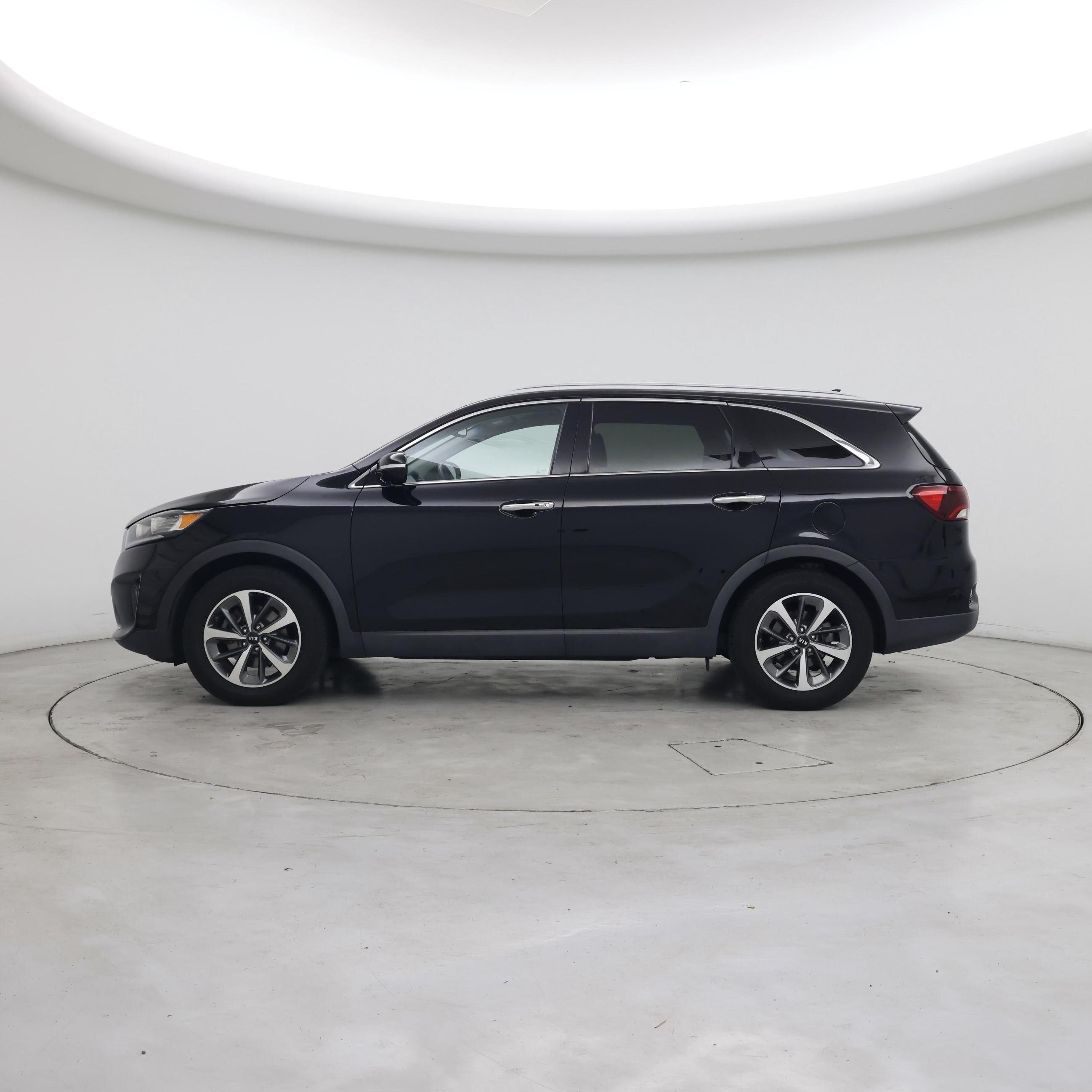 Thumbnail: 2019 Kia Sorento - 3