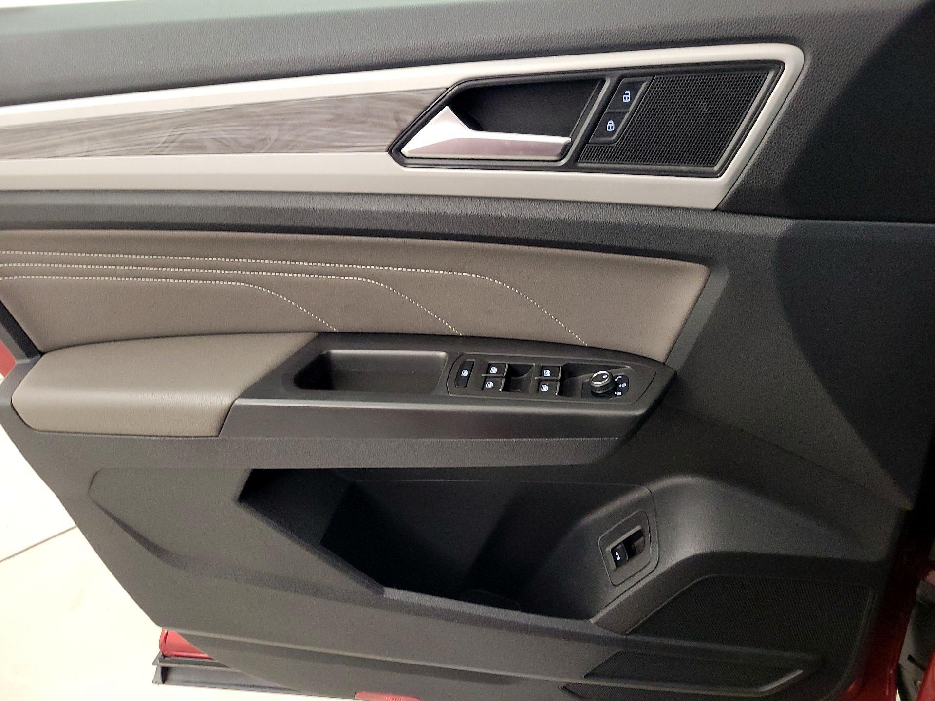 Thumbnail: 2023 Volkswagen Atlas - 12