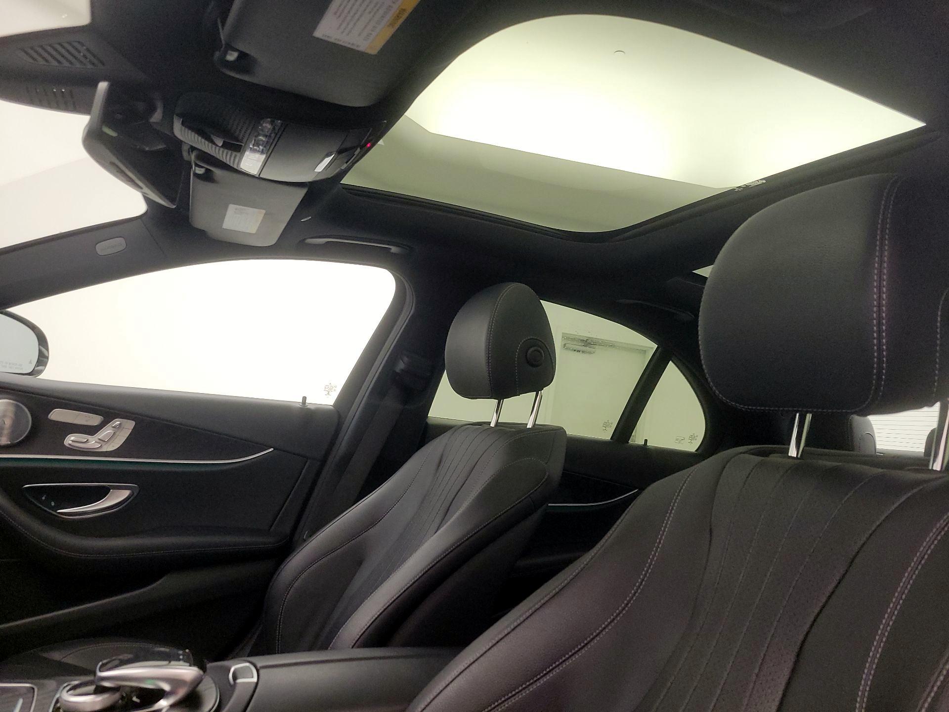 Thumbnail: 2020 Mercedes-Benz E-Class - 20