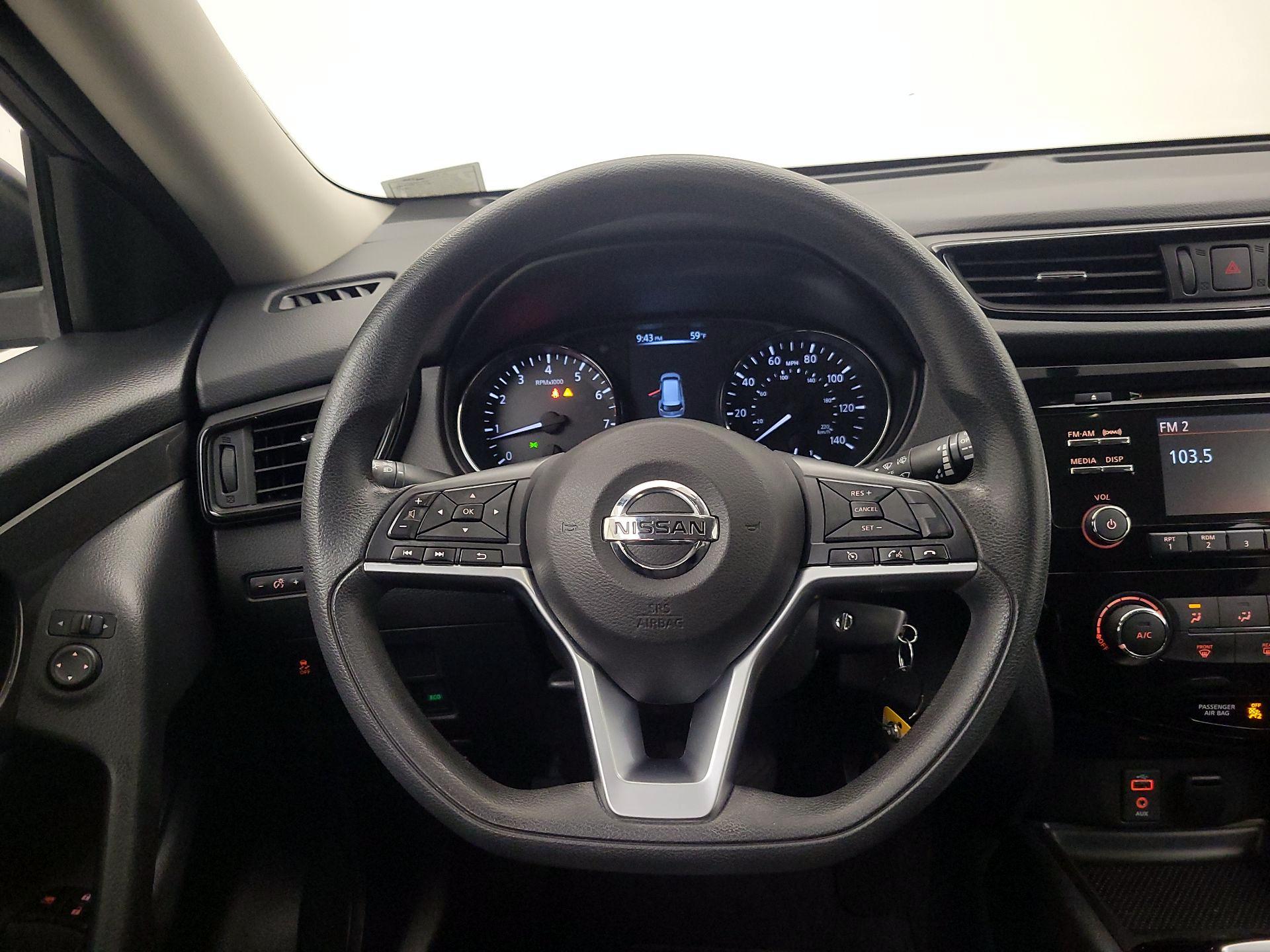 Thumbnail: 2017 Nissan Rogue - 10