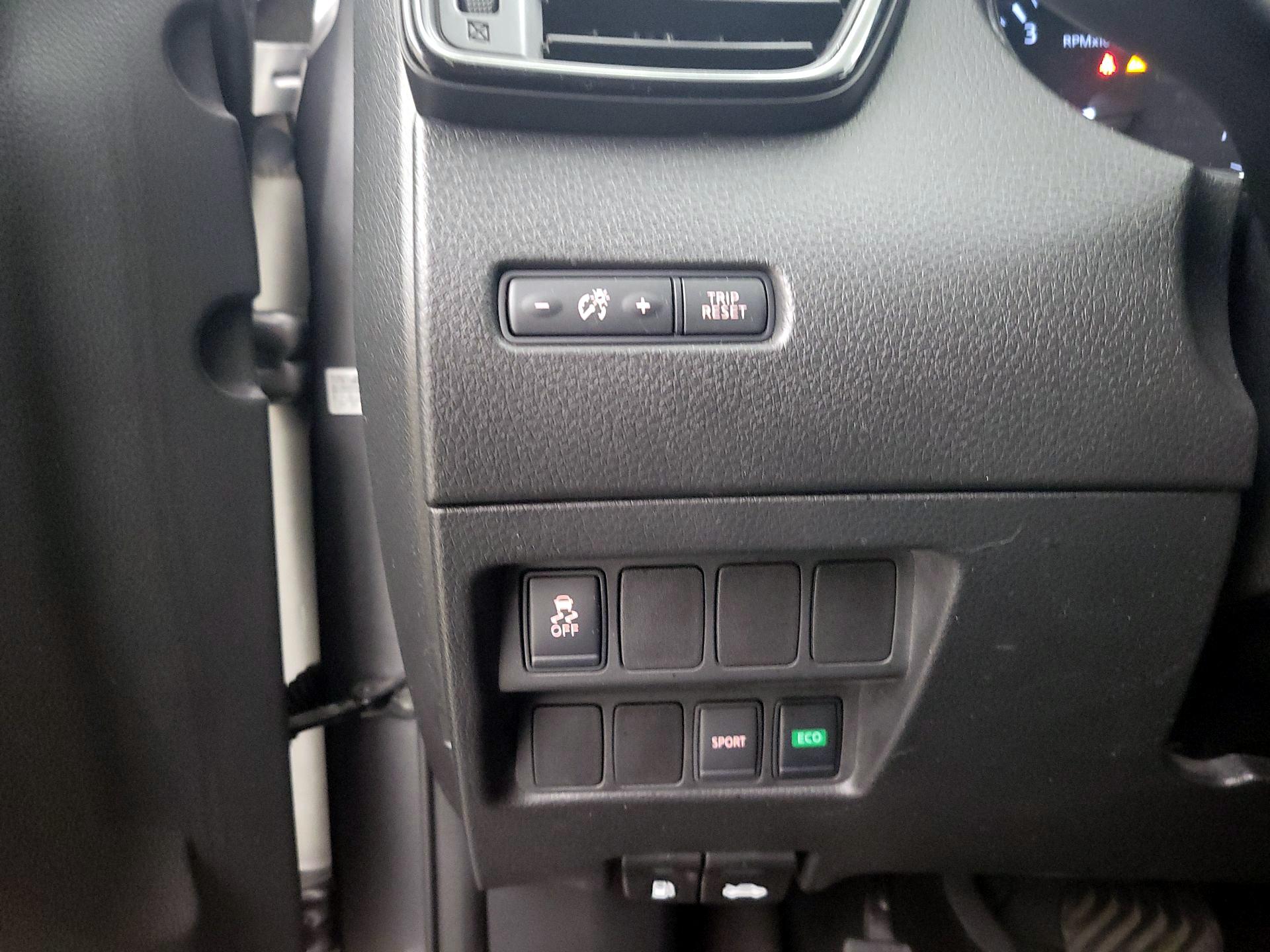 Thumbnail: 2017 Nissan Rogue - 13