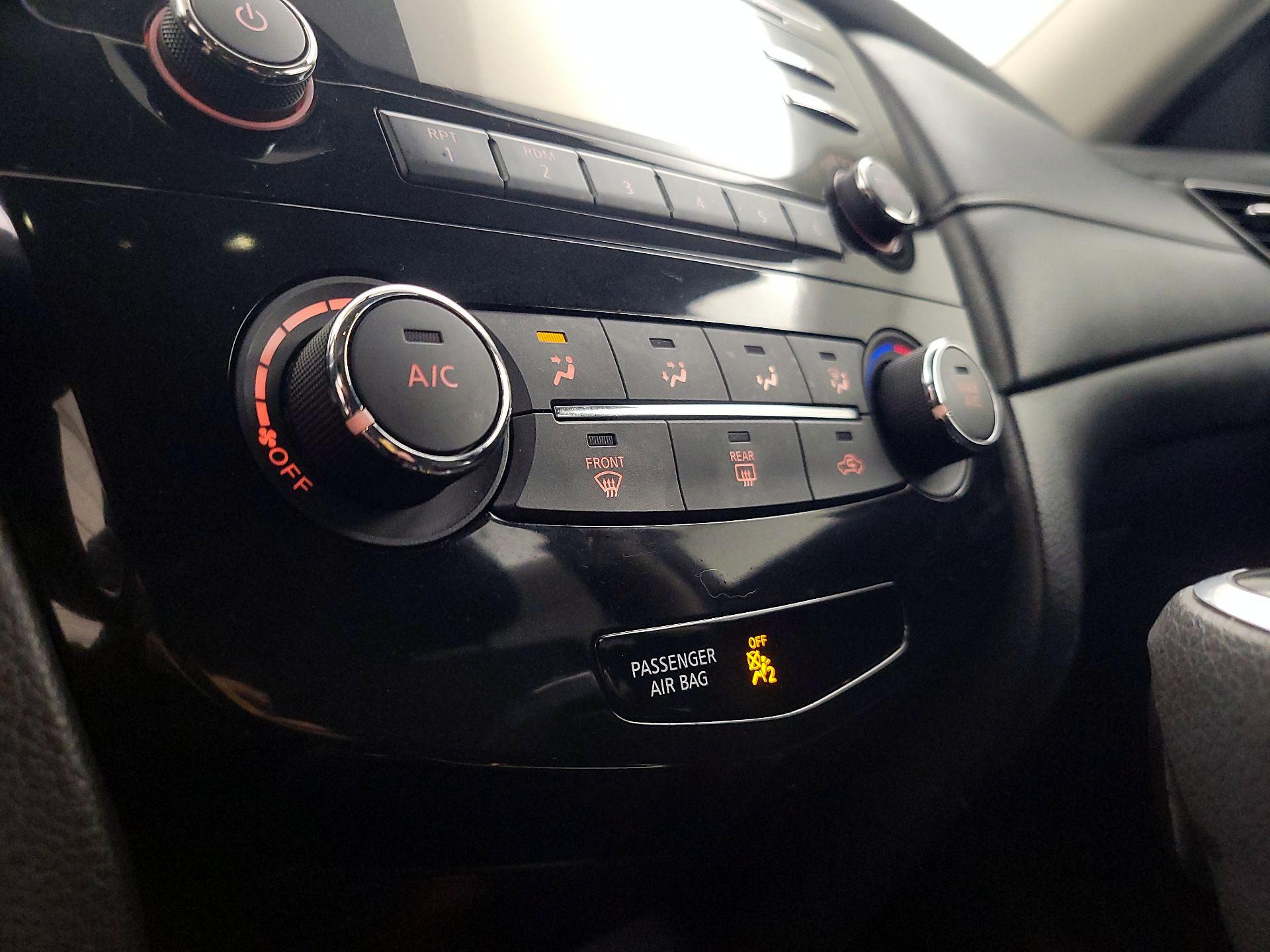 Thumbnail: 2017 Nissan Rogue - 16