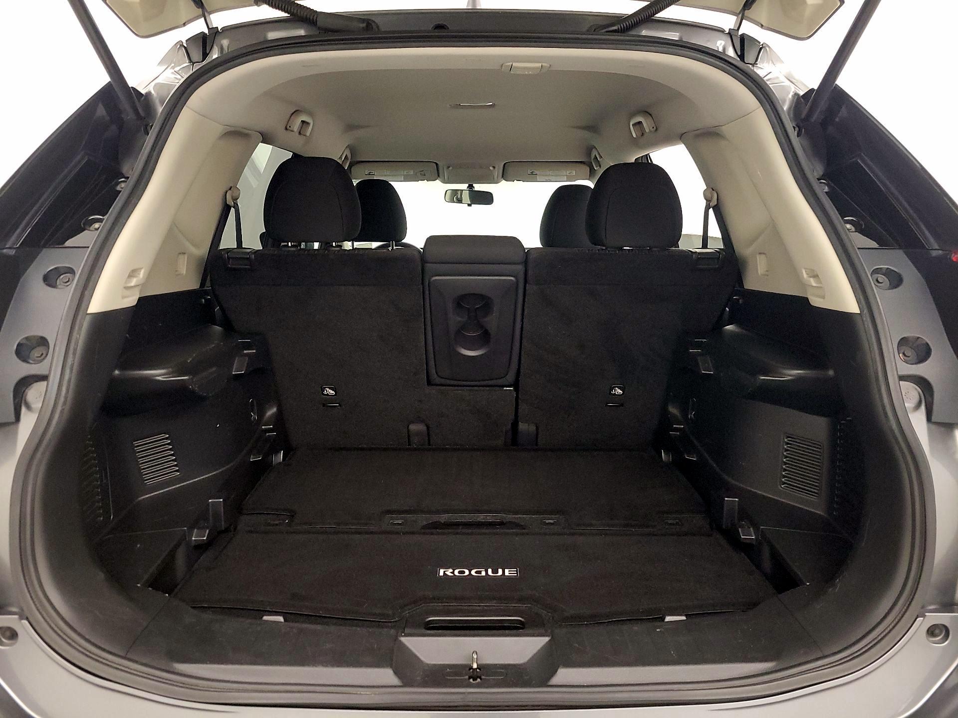 Thumbnail: 2017 Nissan Rogue - 20