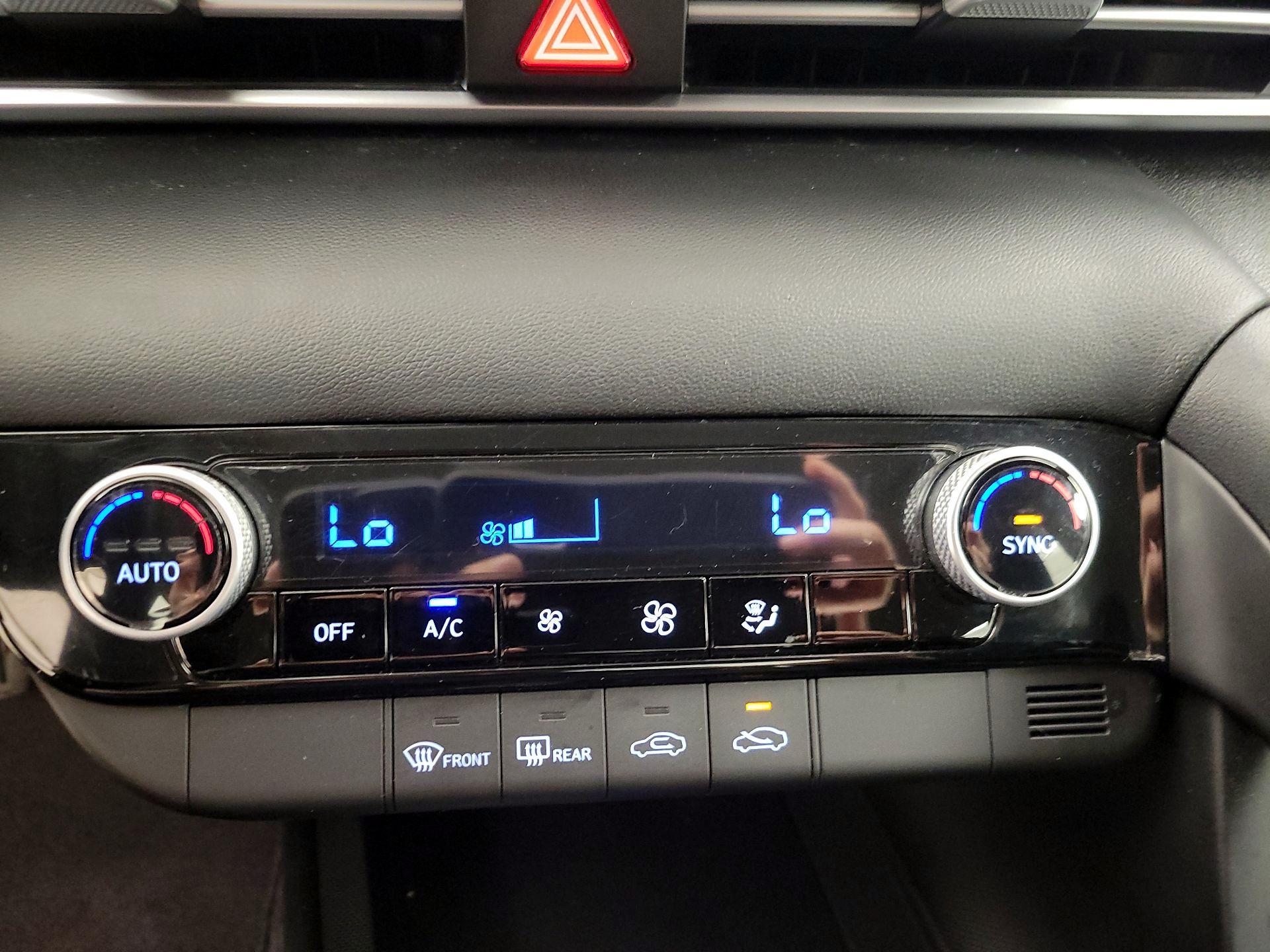 Thumbnail: 2022 Hyundai Elantra - 16