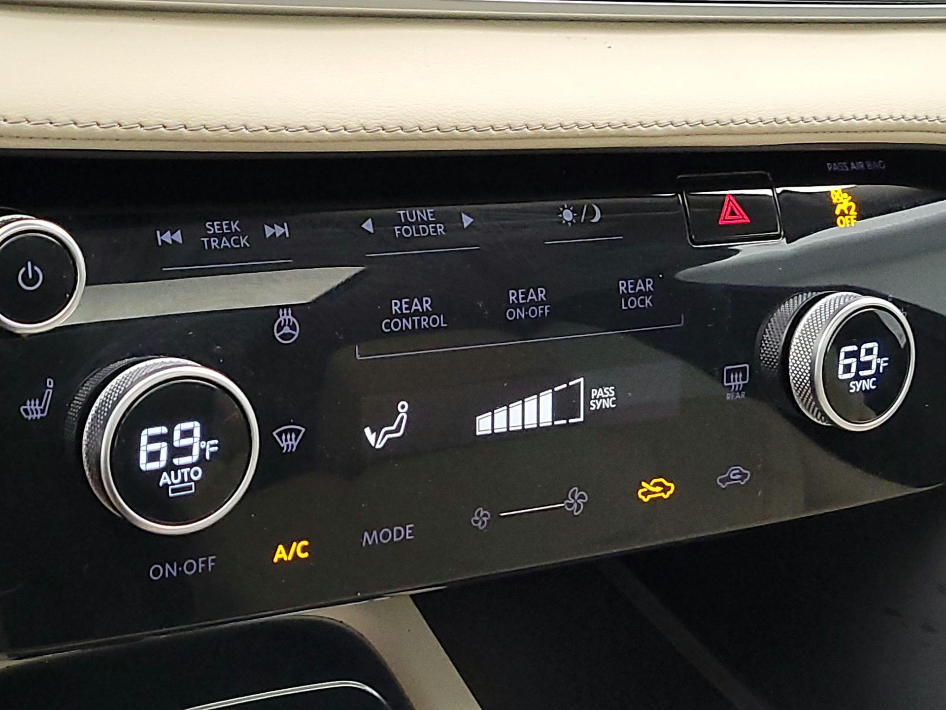 Thumbnail: 2023 INFINITI QX60 - 16