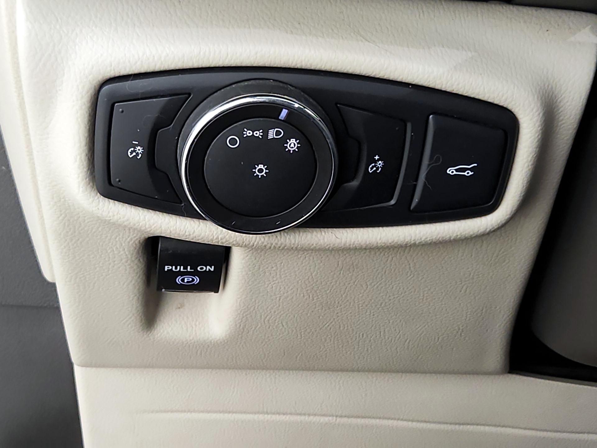 Thumbnail: 2018 Lincoln MKX - 13