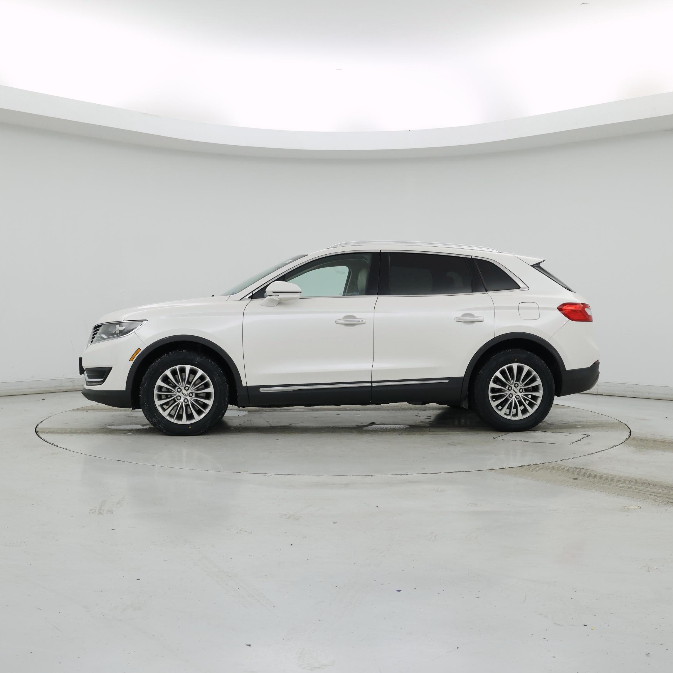 Thumbnail: 2018 Lincoln MKX - 3