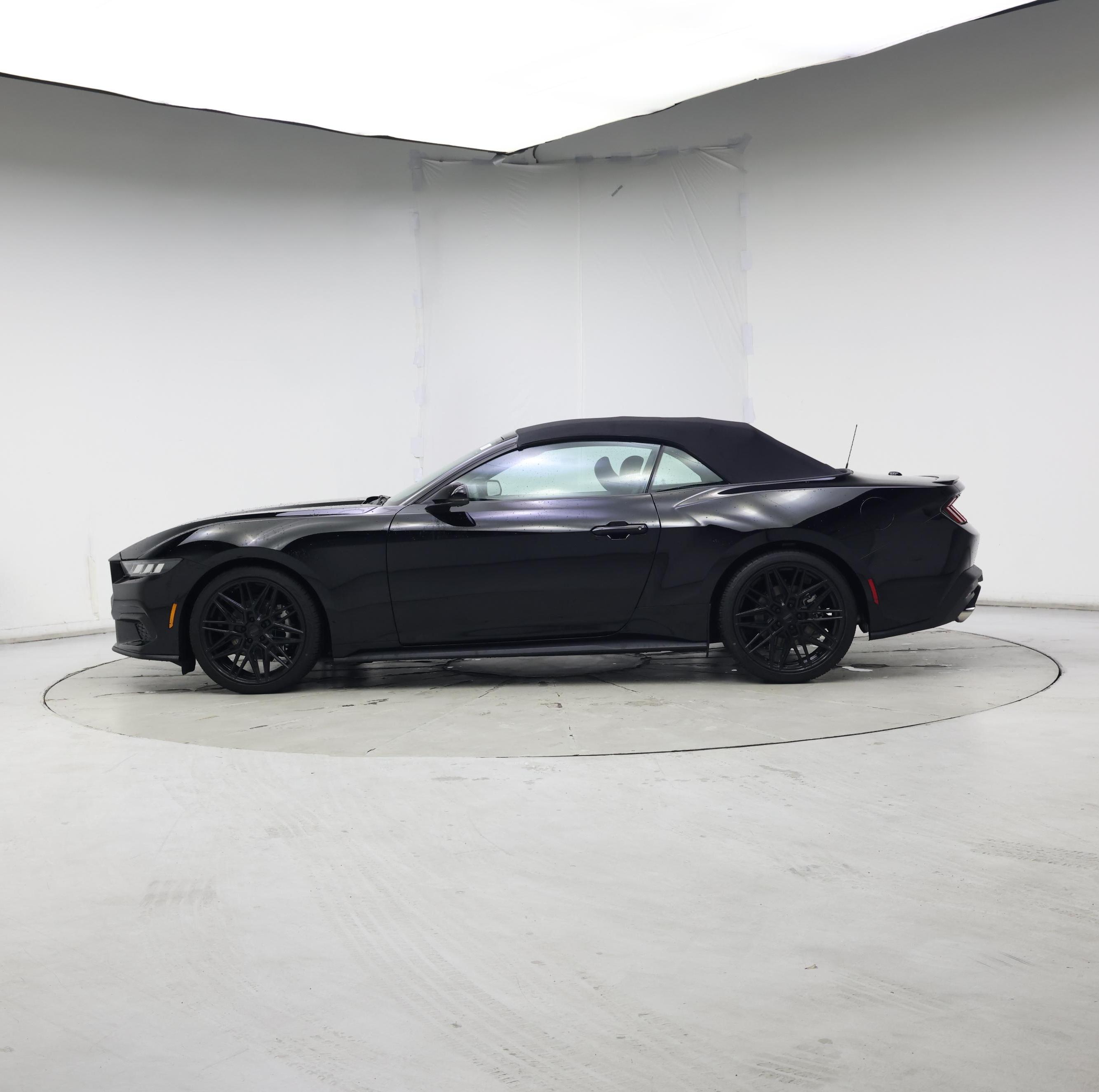 Thumbnail: 2025 Ford Mustang - 3