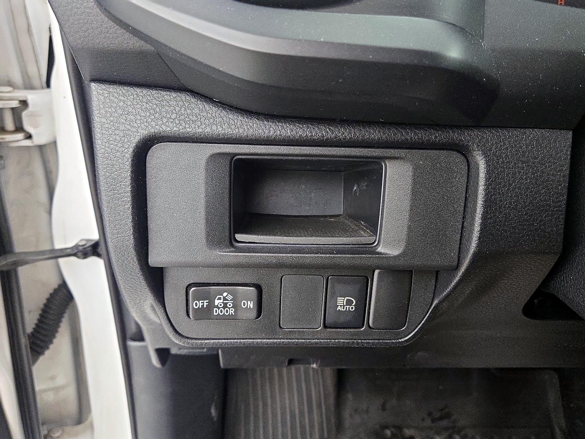 Thumbnail: 2019 Toyota Tacoma - 13