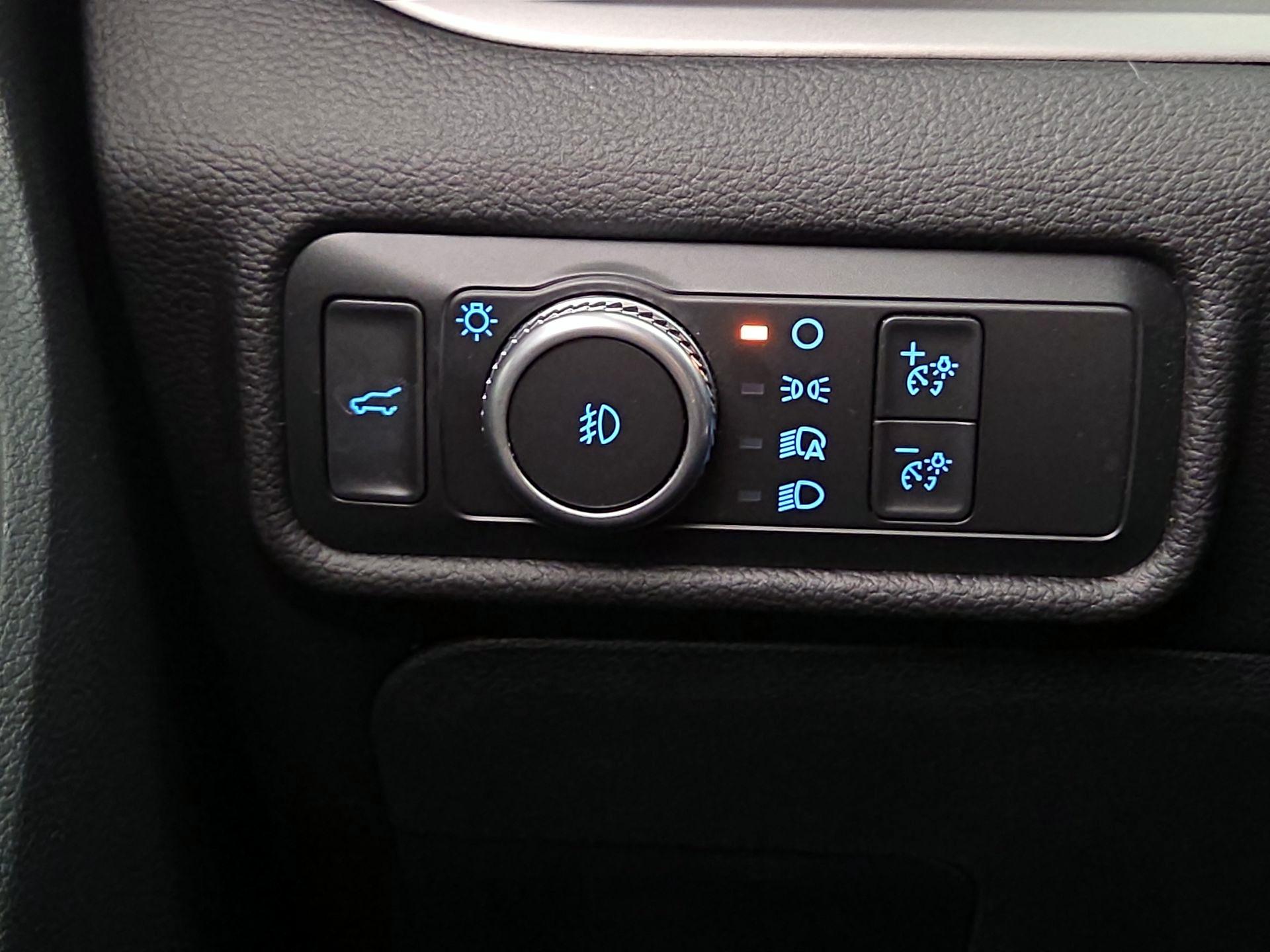 Thumbnail: 2022 Ford Explorer - 13