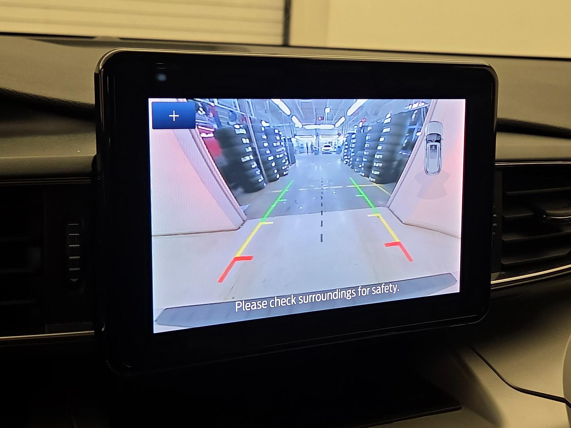 Thumbnail: 2022 Ford Explorer - 14