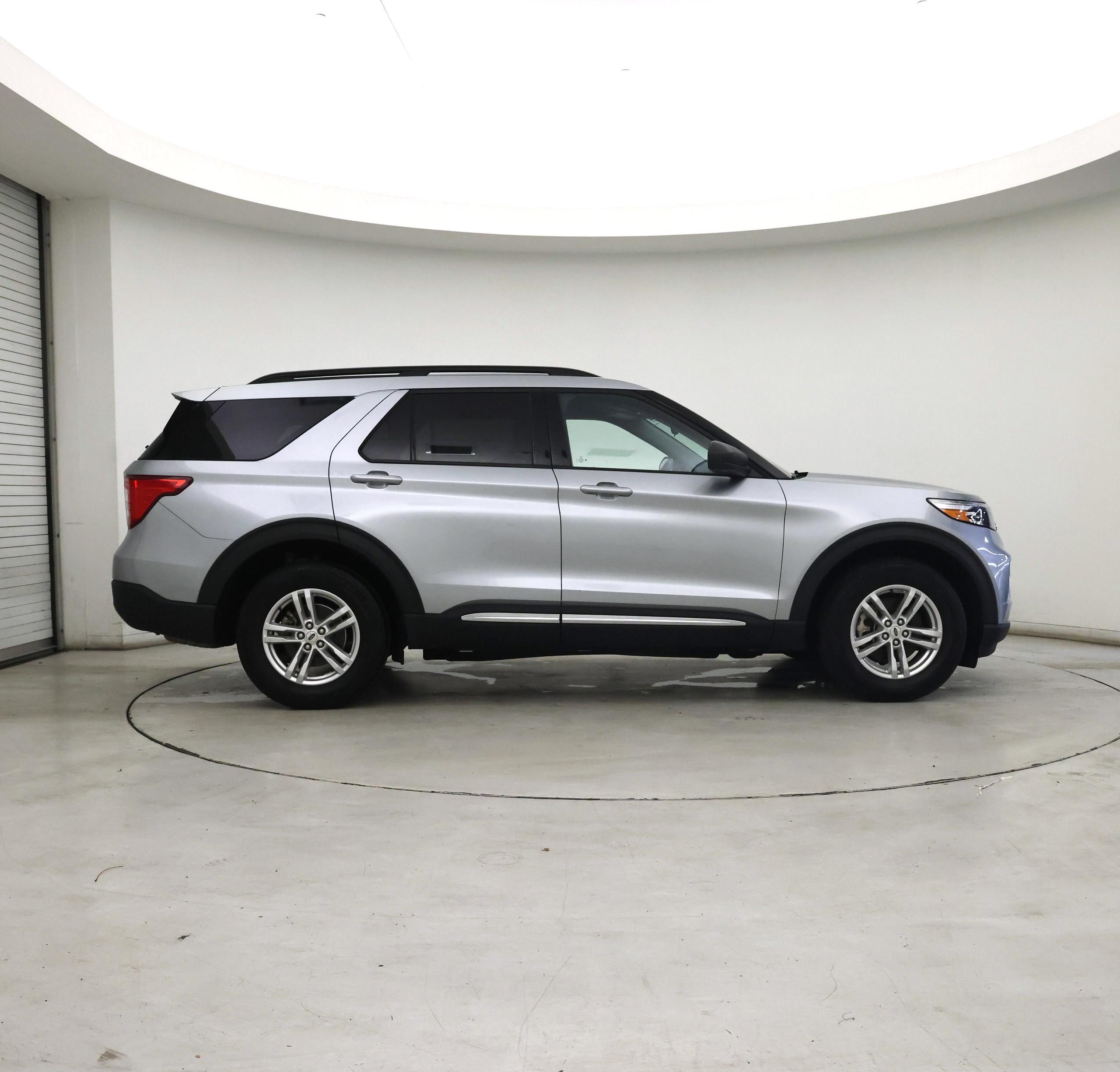 Thumbnail: 2022 Ford Explorer - 7