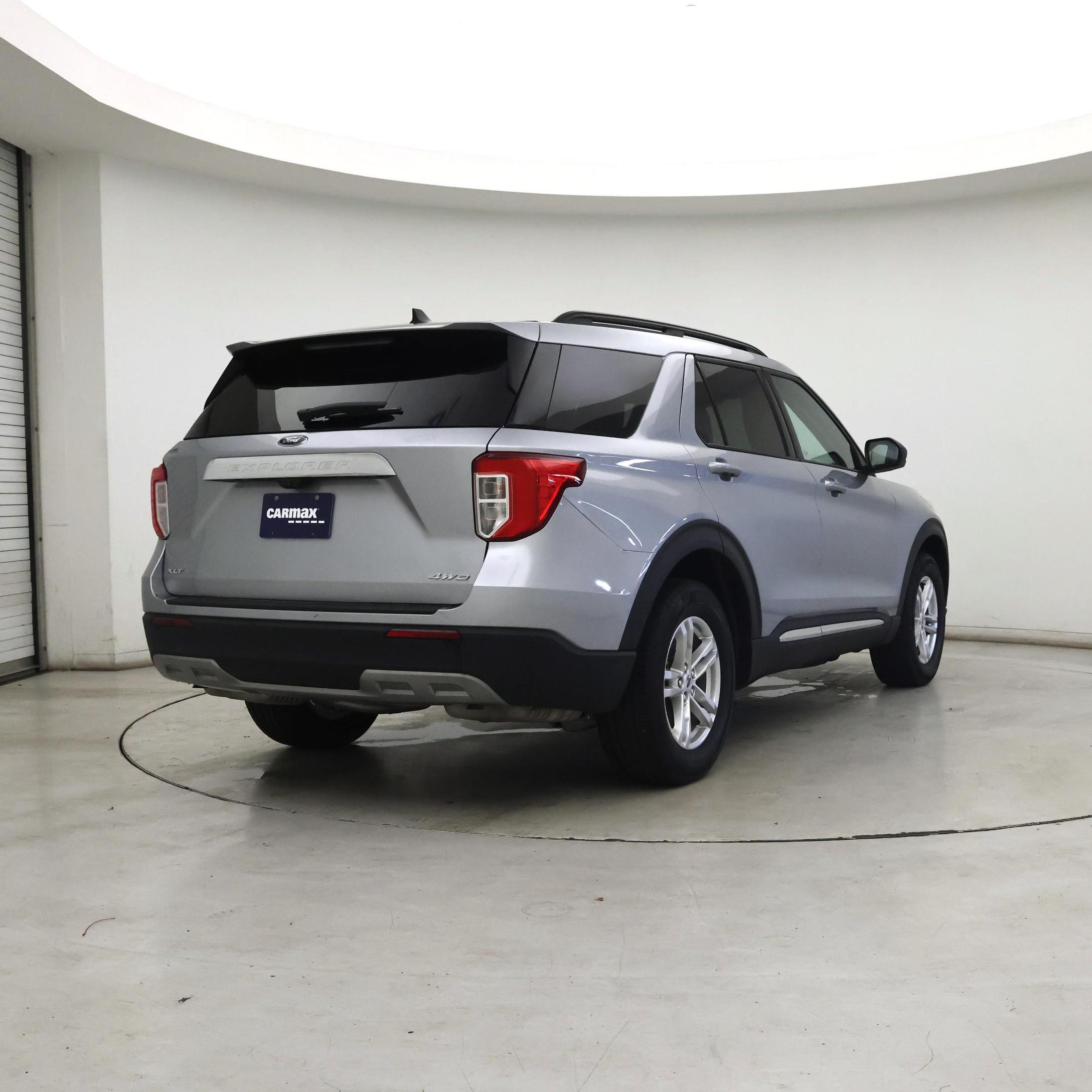 Thumbnail: 2022 Ford Explorer - 8