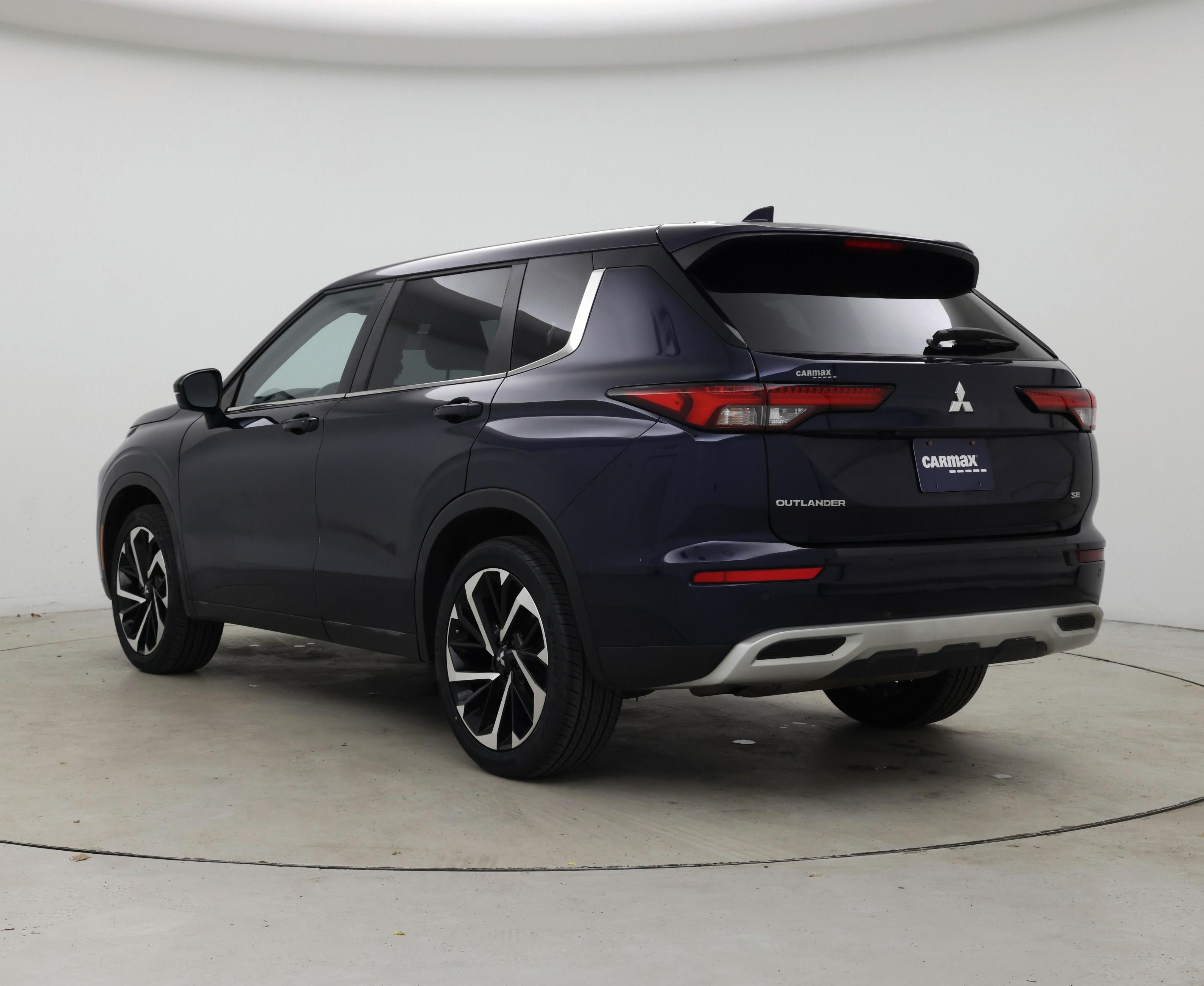 Thumbnail: 2022 Mitsubishi Outlander - 2