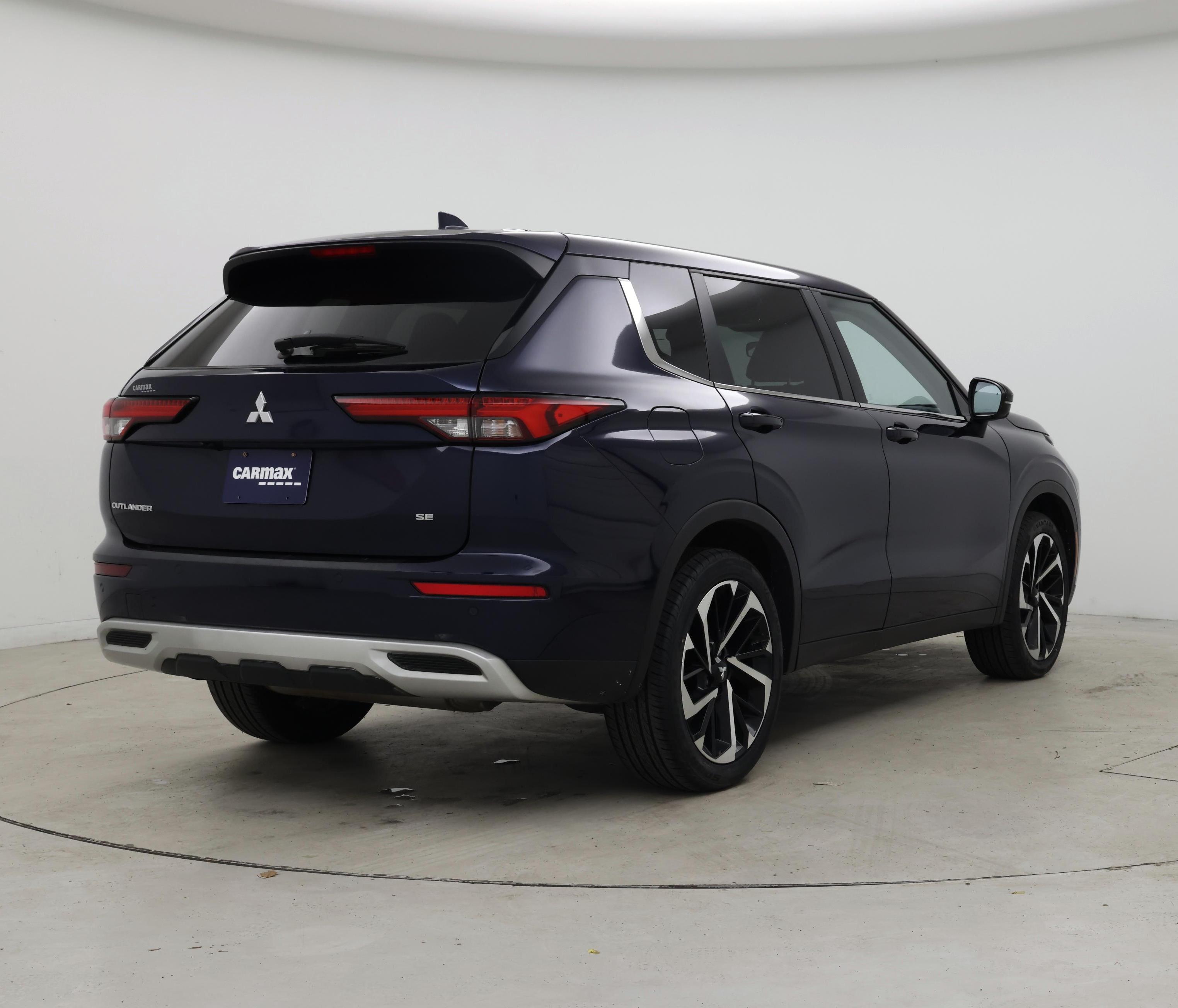 Thumbnail: 2022 Mitsubishi Outlander - 8