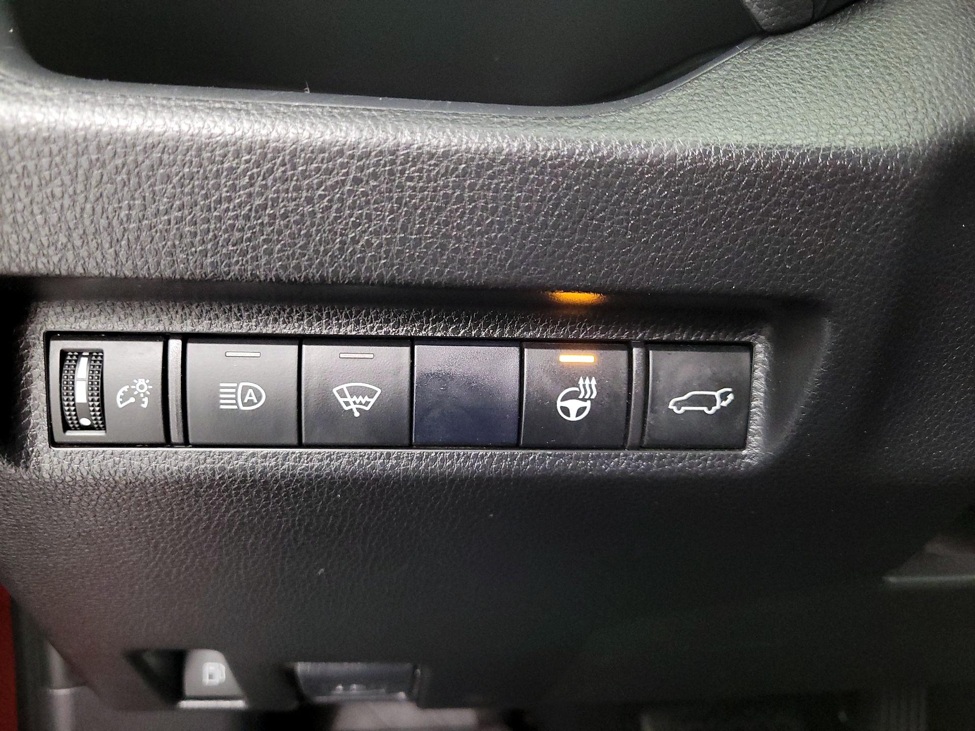 Thumbnail: 2021 Toyota RAV4 - 13