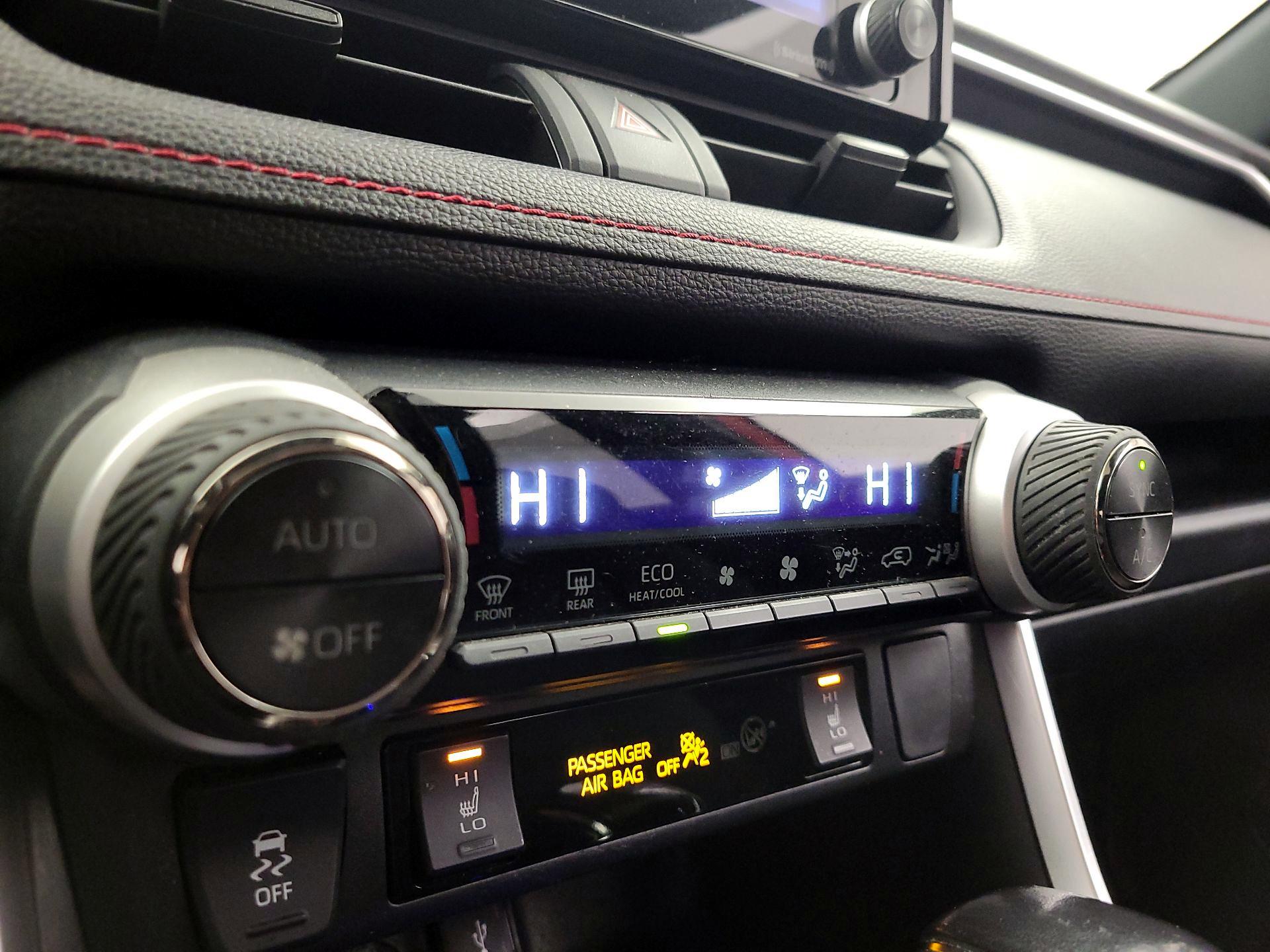 Thumbnail: 2021 Toyota RAV4 - 16