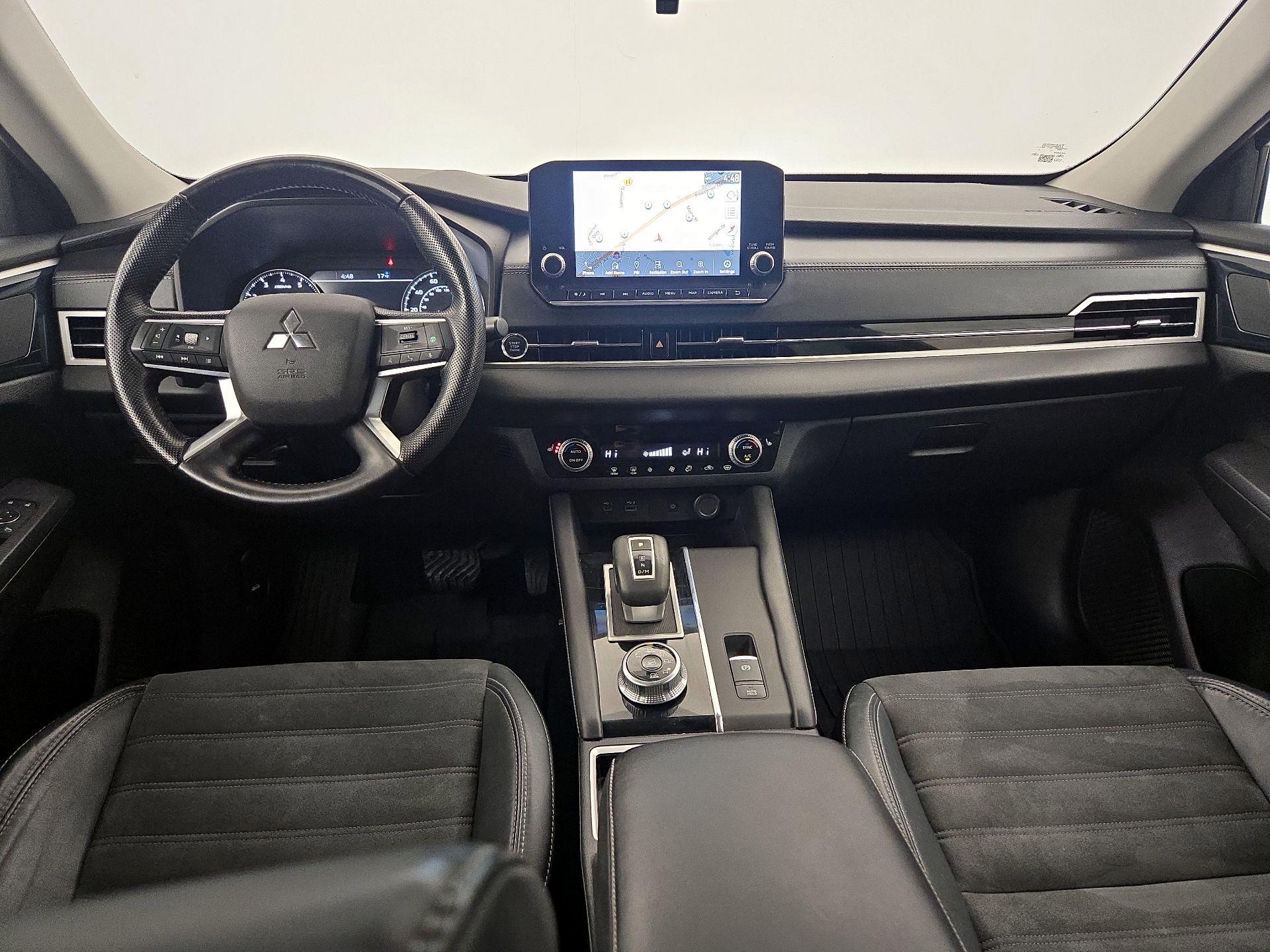 Thumbnail: 2022 Mitsubishi Outlander - 9