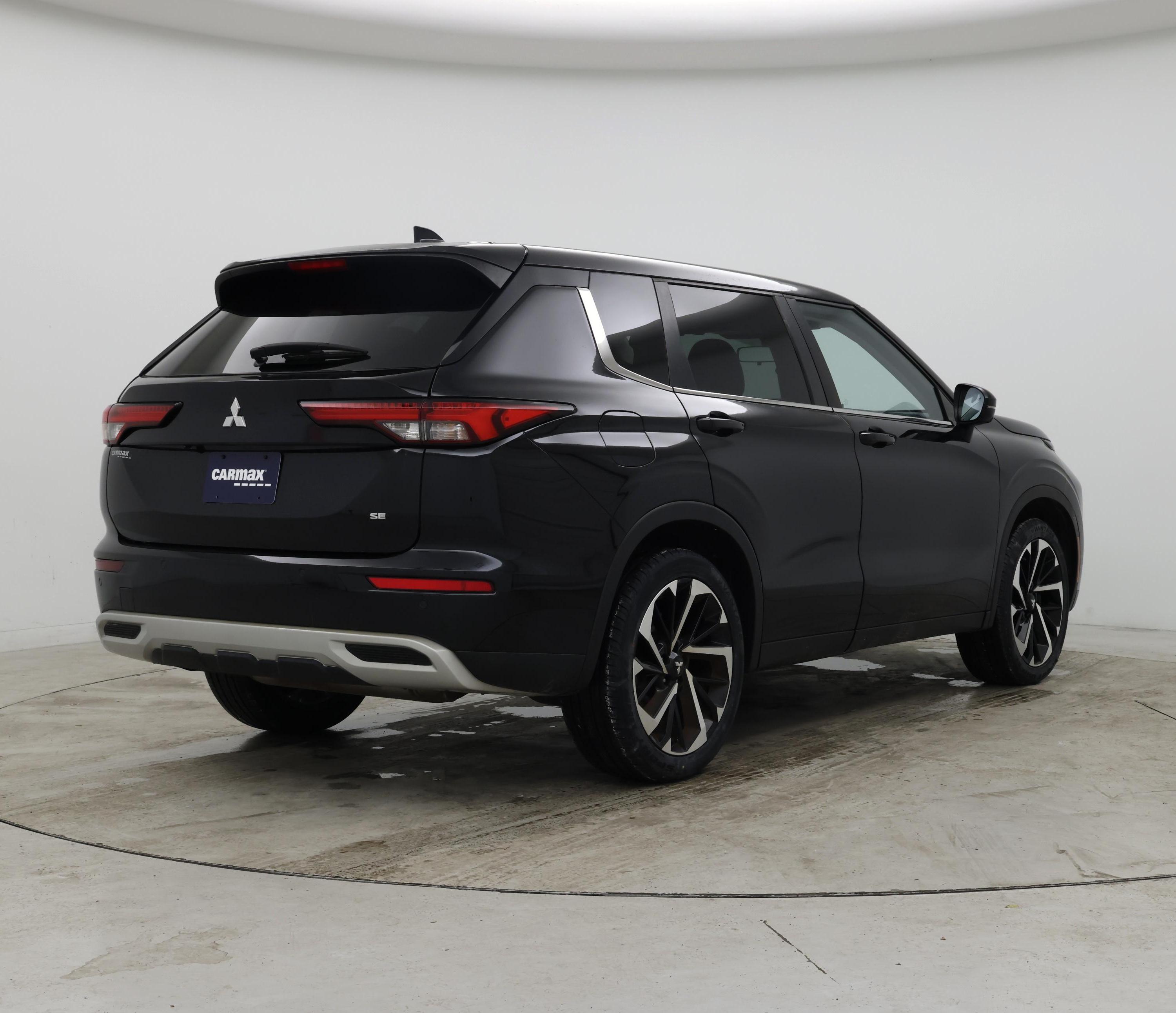 Thumbnail: 2022 Mitsubishi Outlander - 8