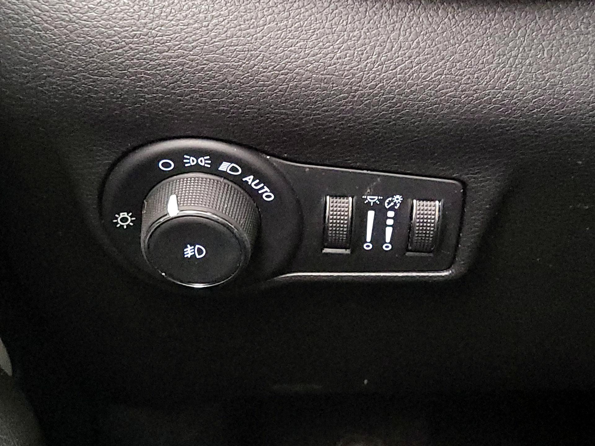 Thumbnail: 2022 Jeep Compass - 13