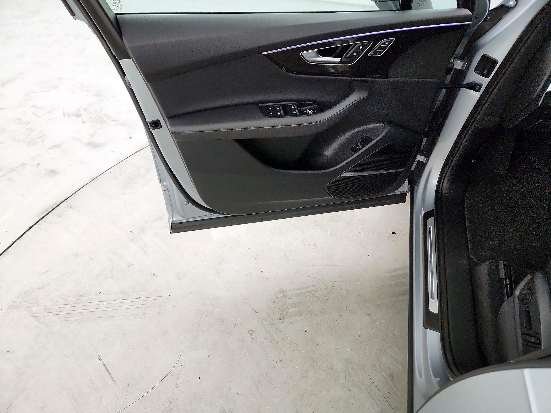 Thumbnail: 2024 Audi Q7 - 10