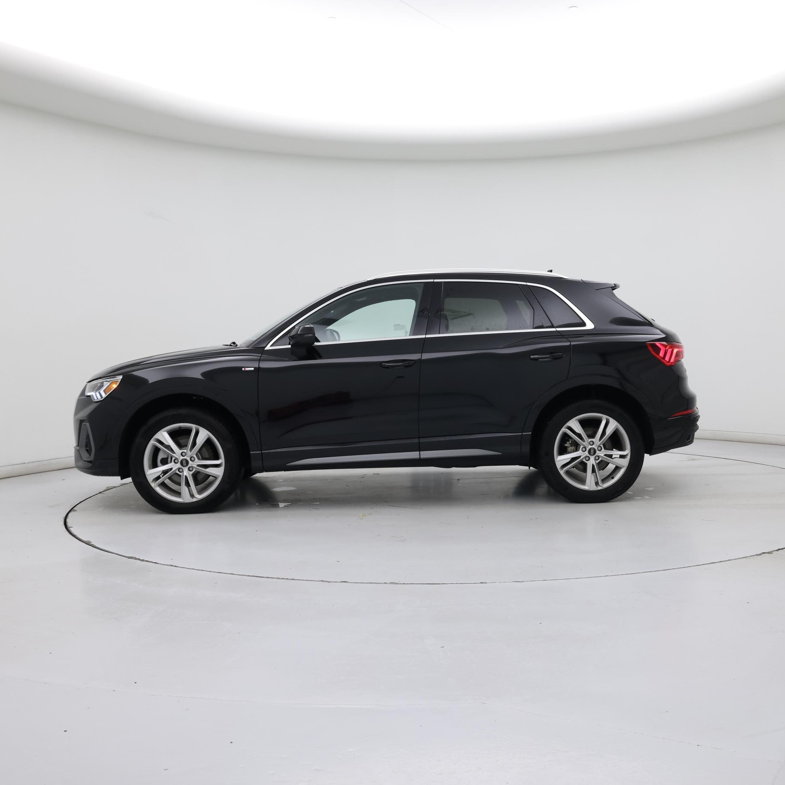 Thumbnail: 2024 Audi Q3 - 3