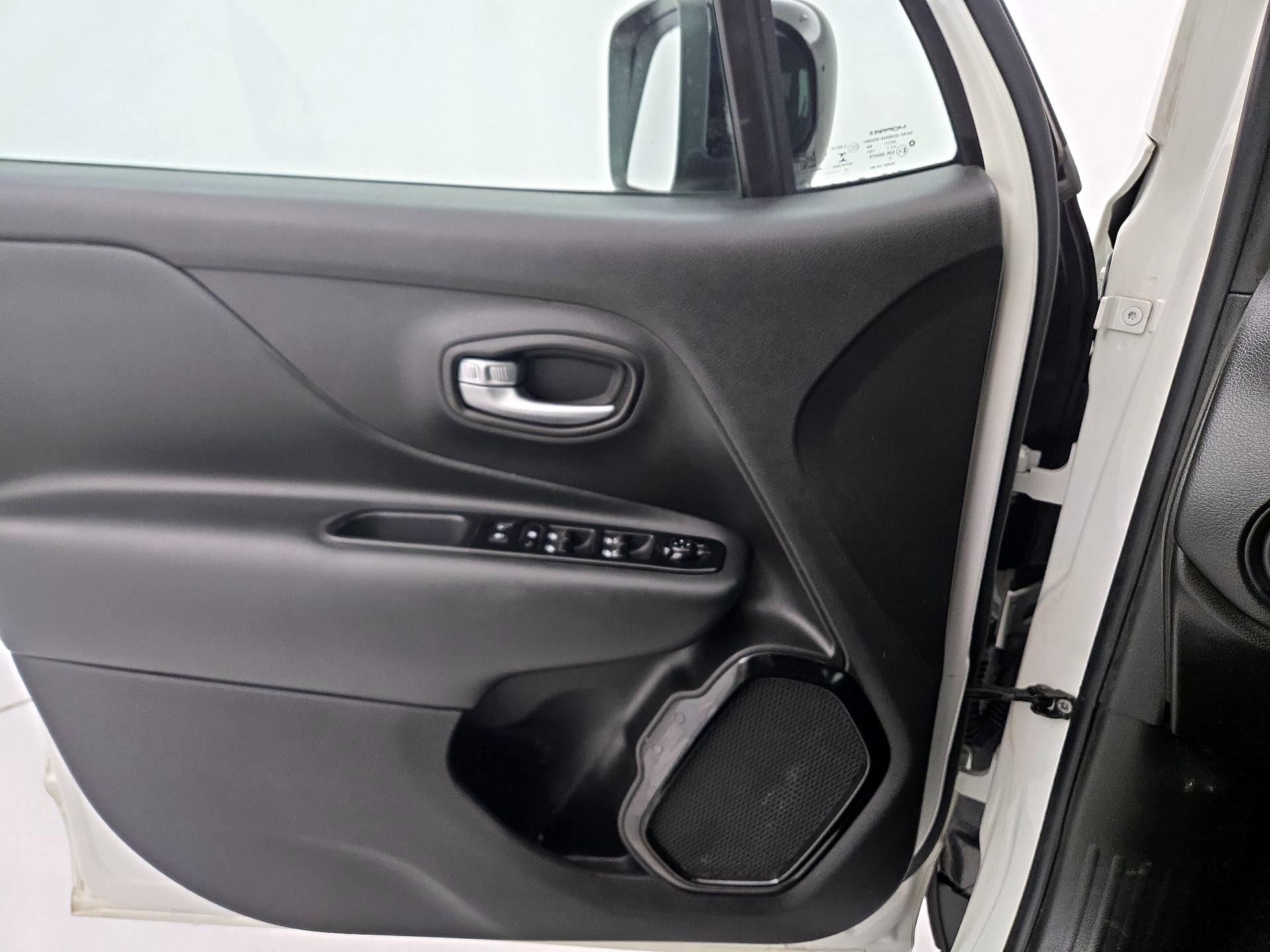 Thumbnail: 2022 Jeep Renegade - 12