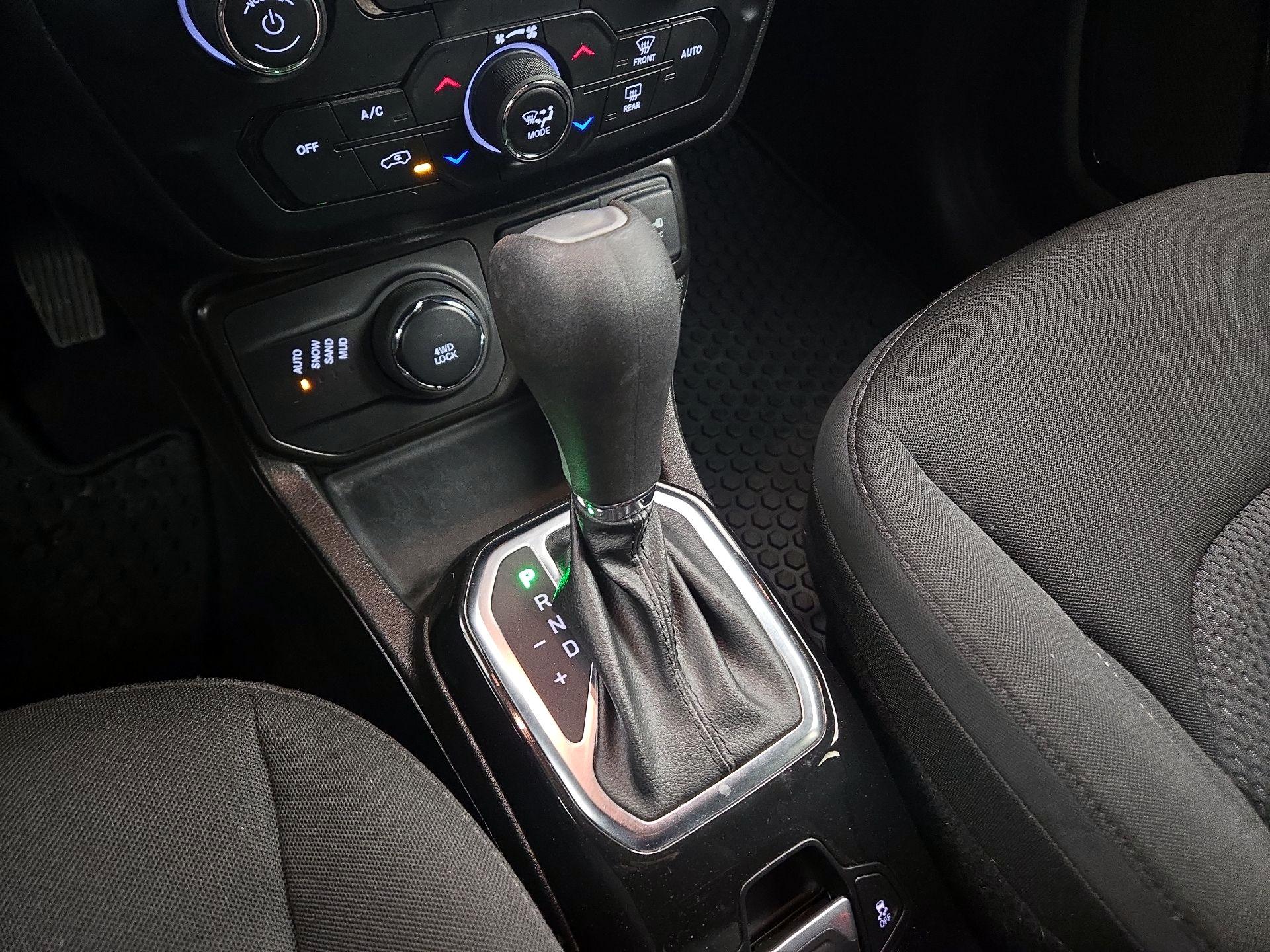 Thumbnail: 2022 Jeep Renegade - 18