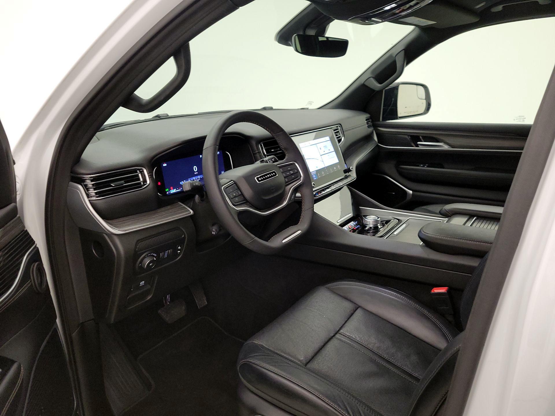 Thumbnail: 2024 Jeep Wagoneer - 11