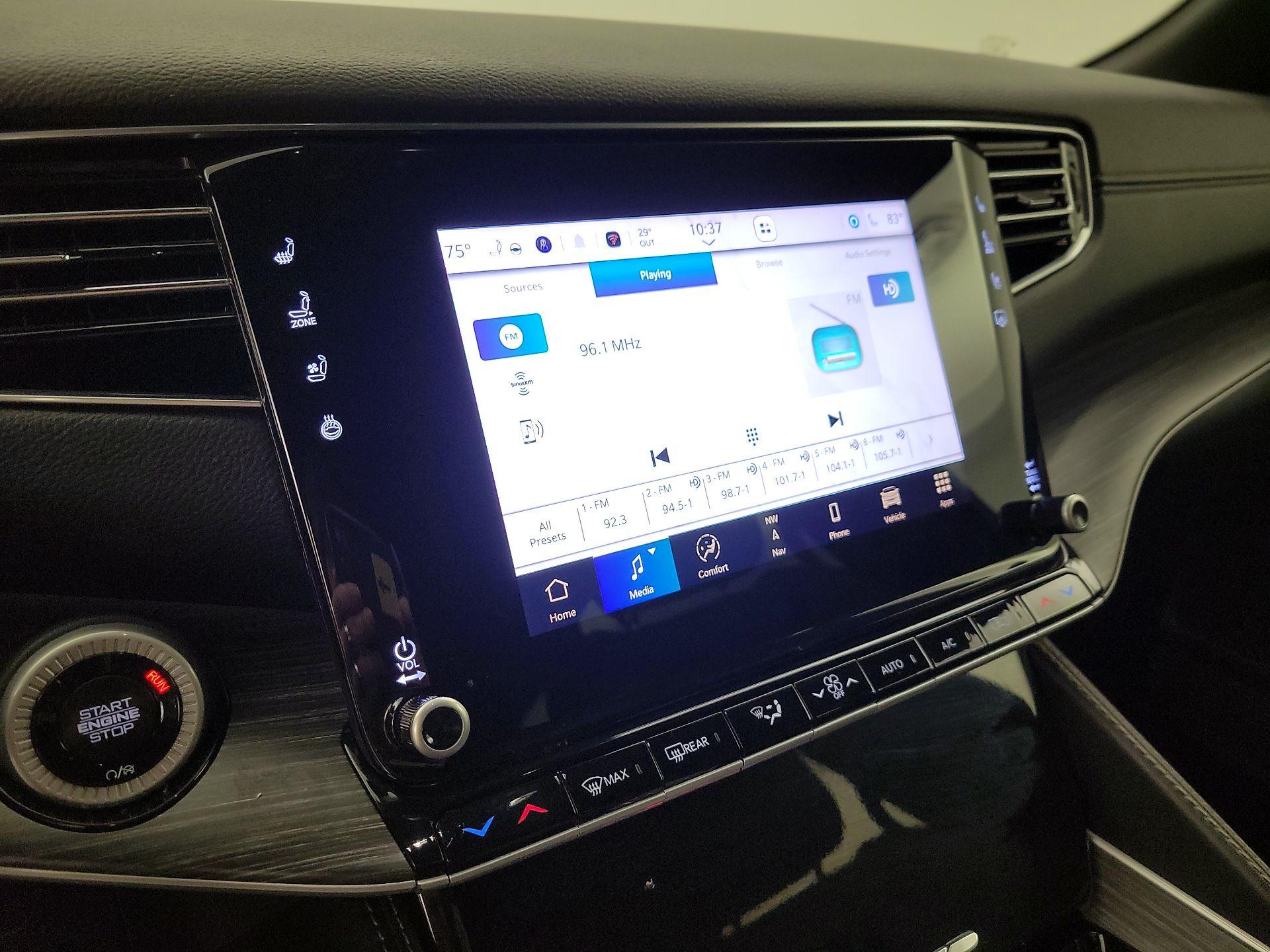 Thumbnail: 2024 Jeep Wagoneer - 16