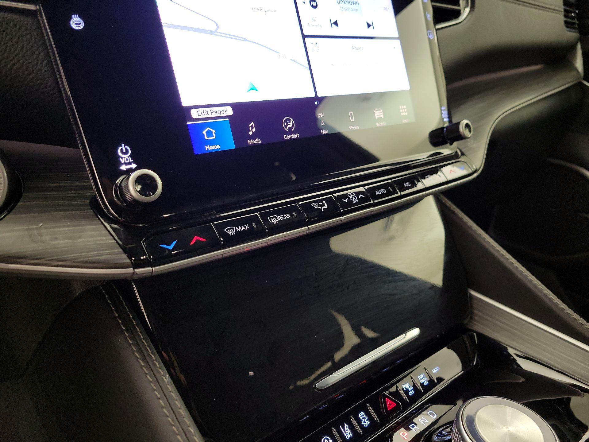 Thumbnail: 2024 Jeep Wagoneer - 17