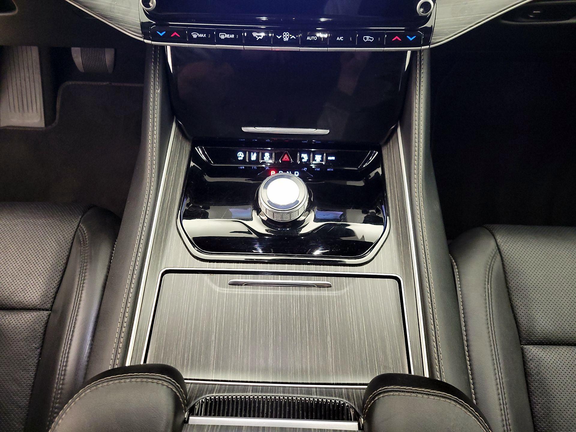 Thumbnail: 2024 Jeep Wagoneer - 18