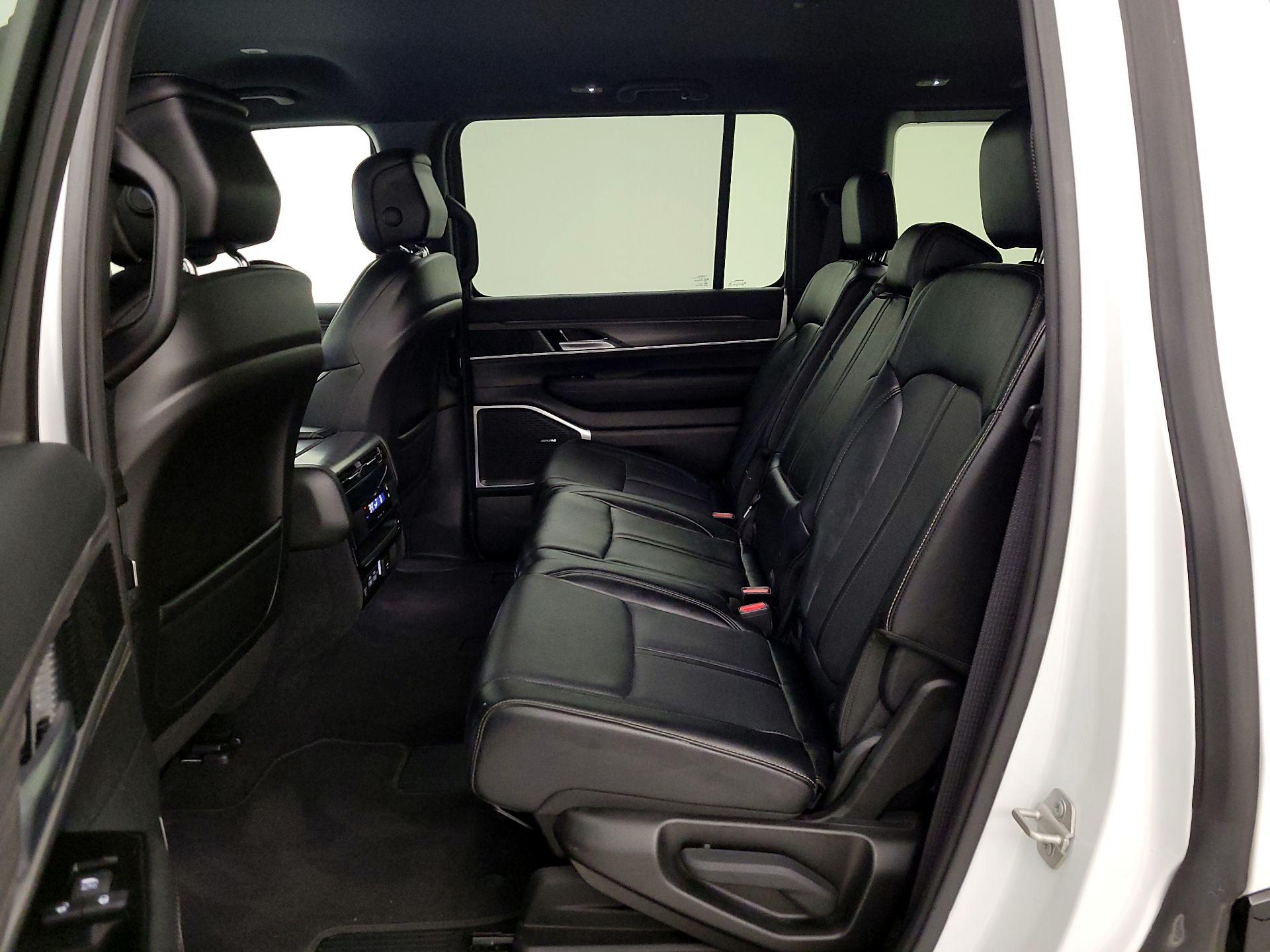 Thumbnail: 2024 Jeep Wagoneer - 20