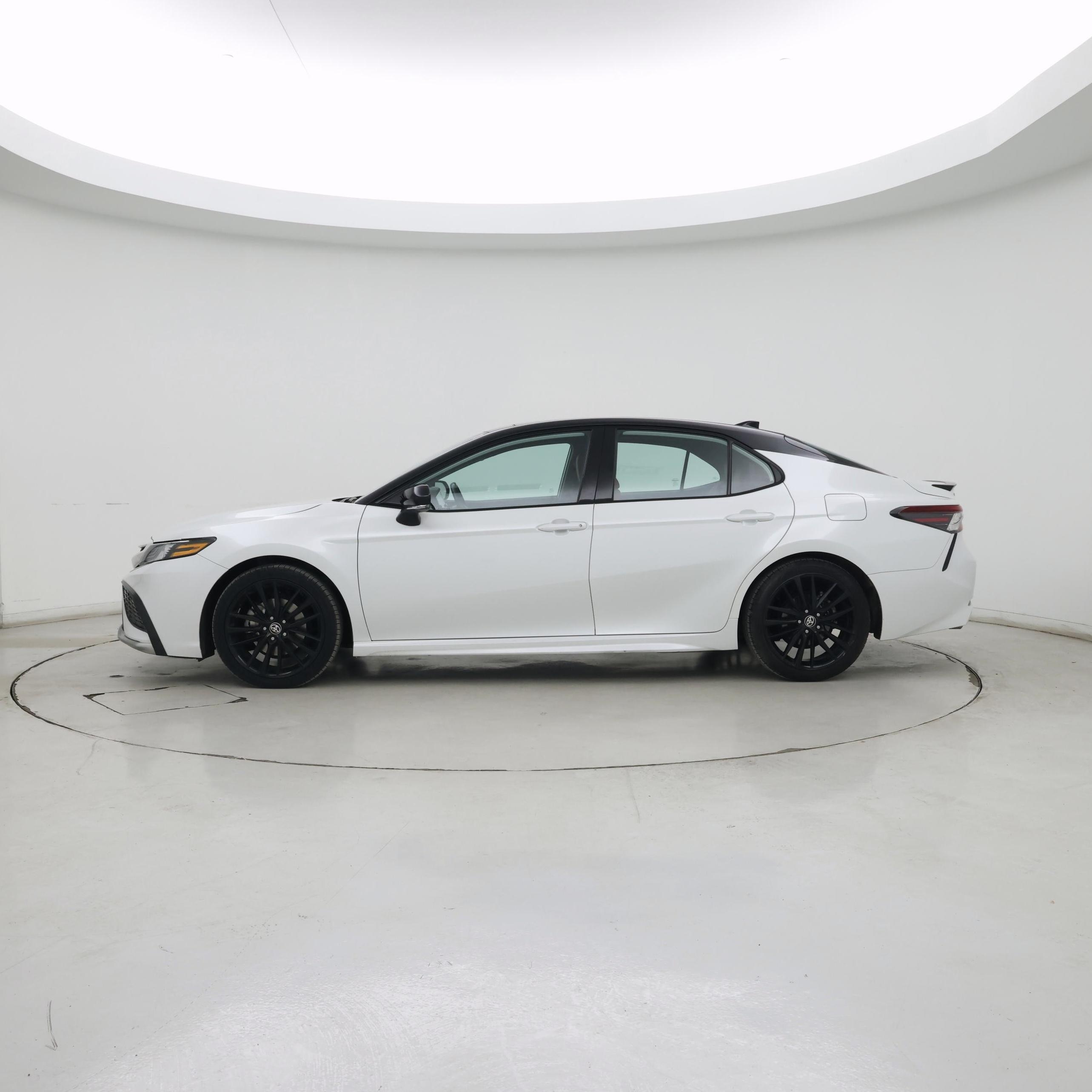 Thumbnail: 2024 Toyota Camry - 3