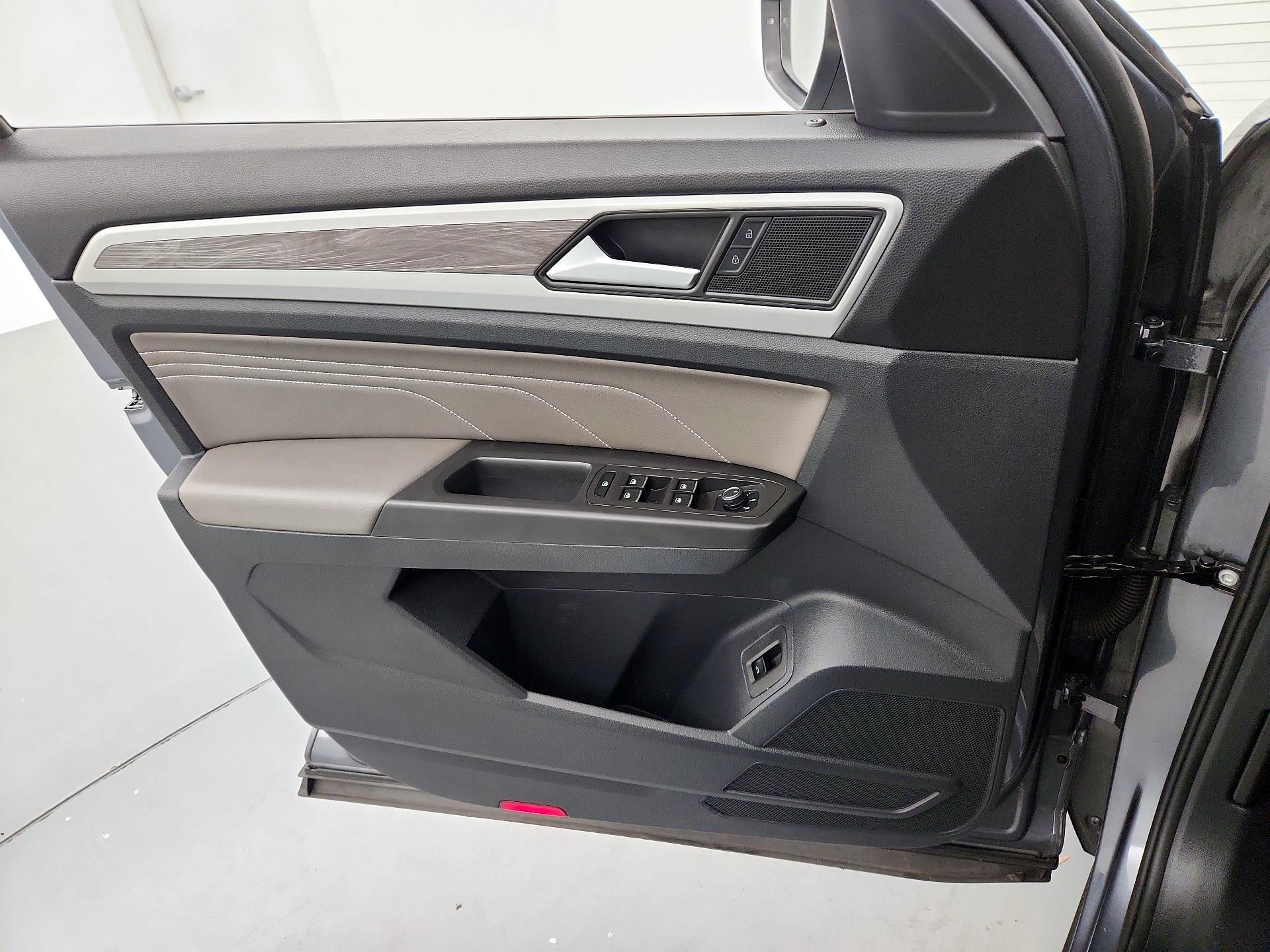 Thumbnail: 2022 Volkswagen Atlas - 12