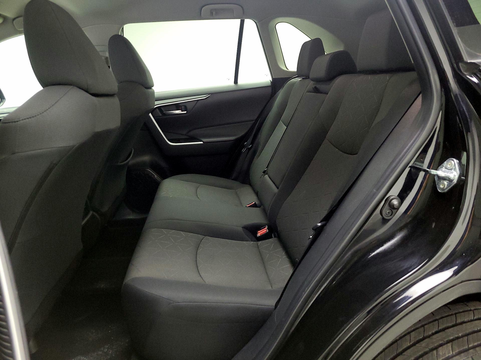 Thumbnail: 2023 Toyota RAV4 - 17