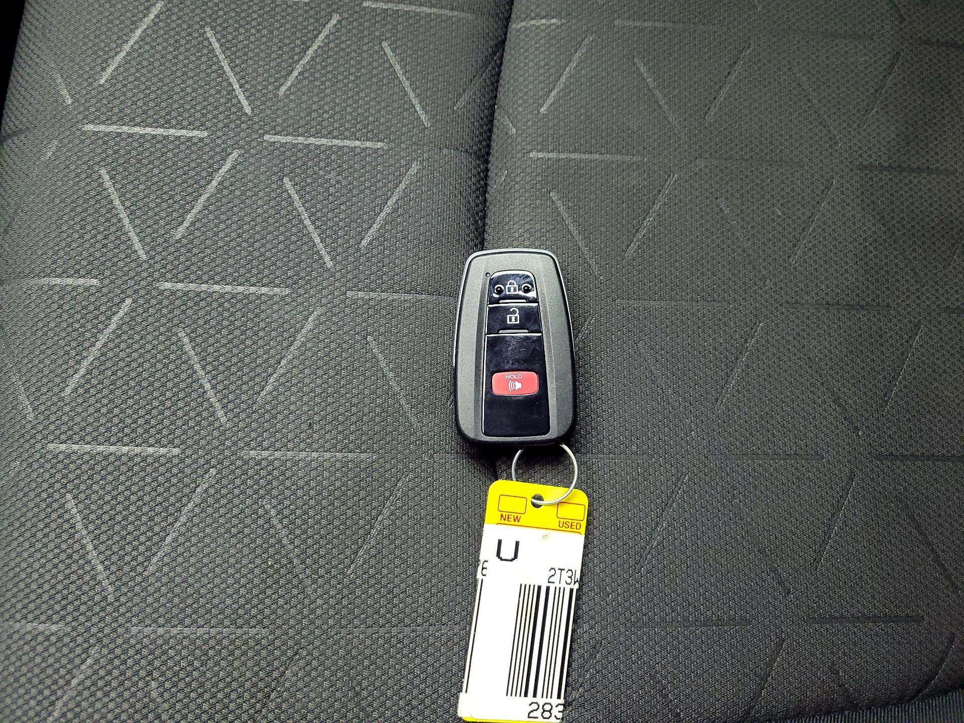 Thumbnail: 2023 Toyota RAV4 - 20