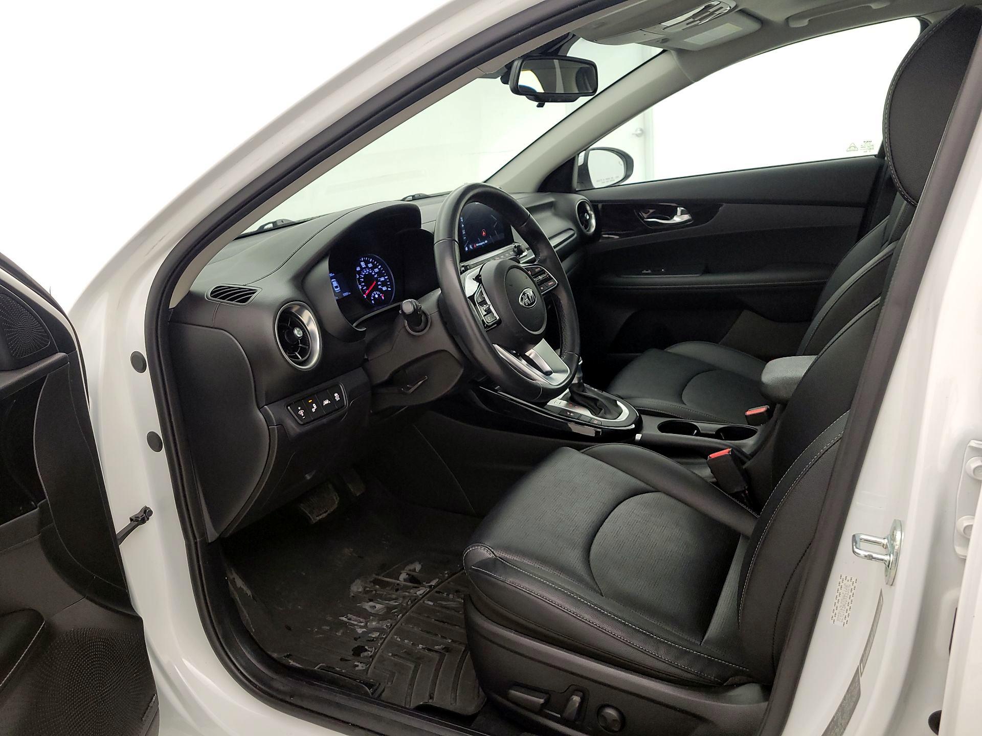 Thumbnail: 2021 Kia Forte - 11