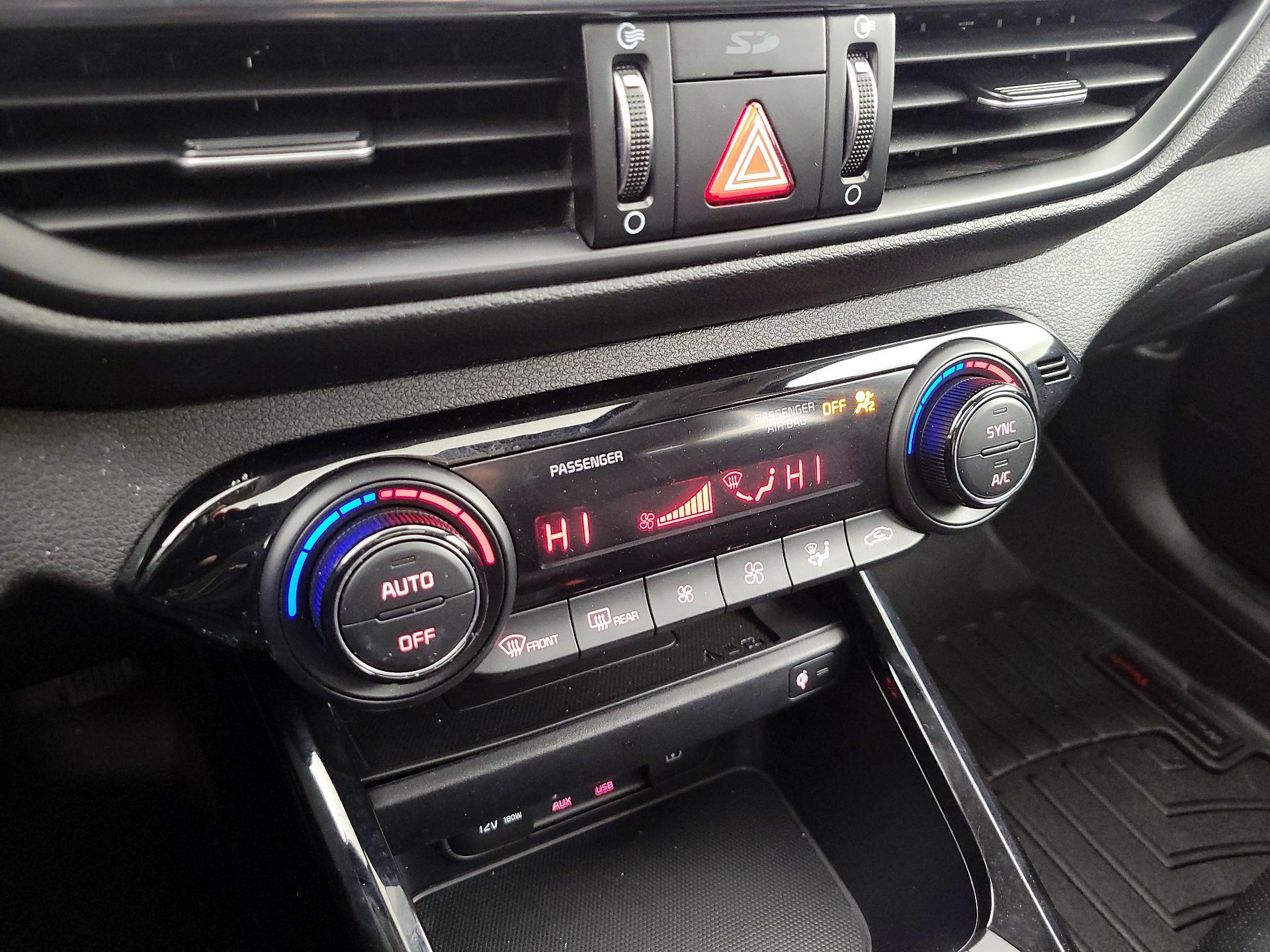 Thumbnail: 2021 Kia Forte - 17