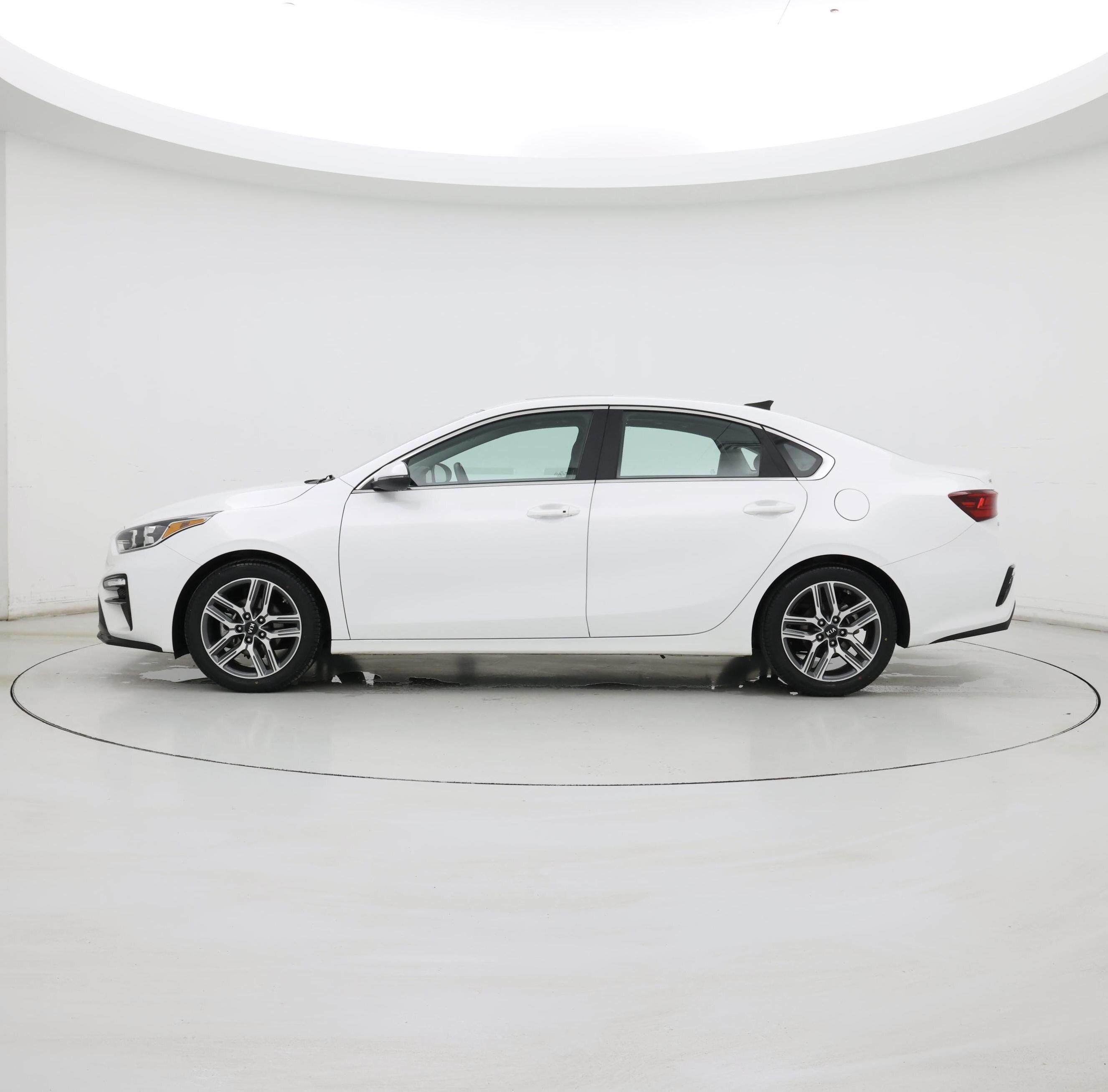 Thumbnail: 2021 Kia Forte - 3