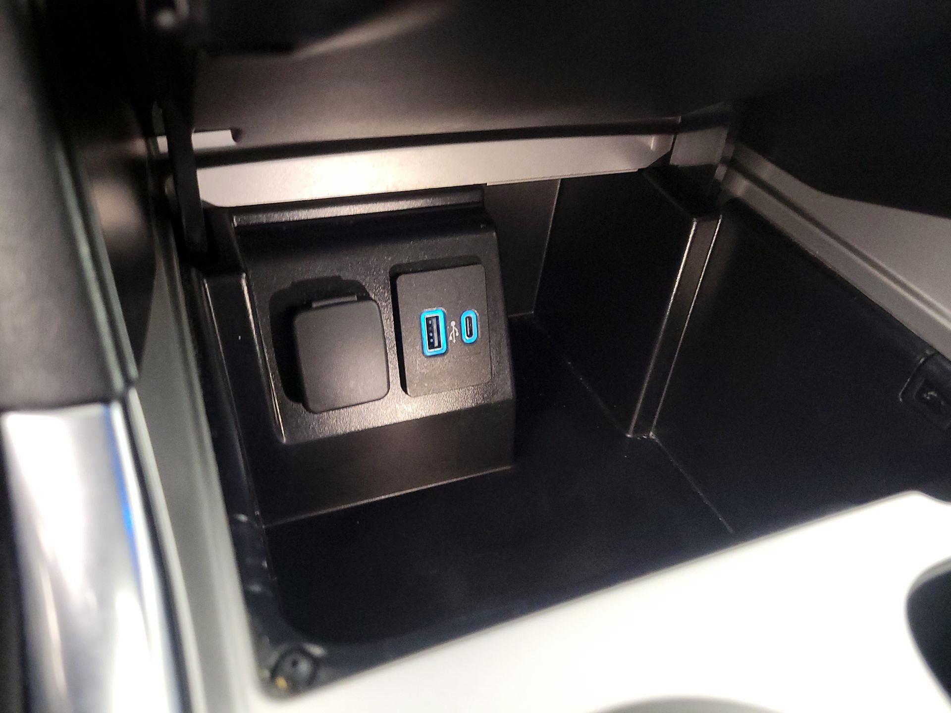 Thumbnail: 2023 Ford Explorer - 19