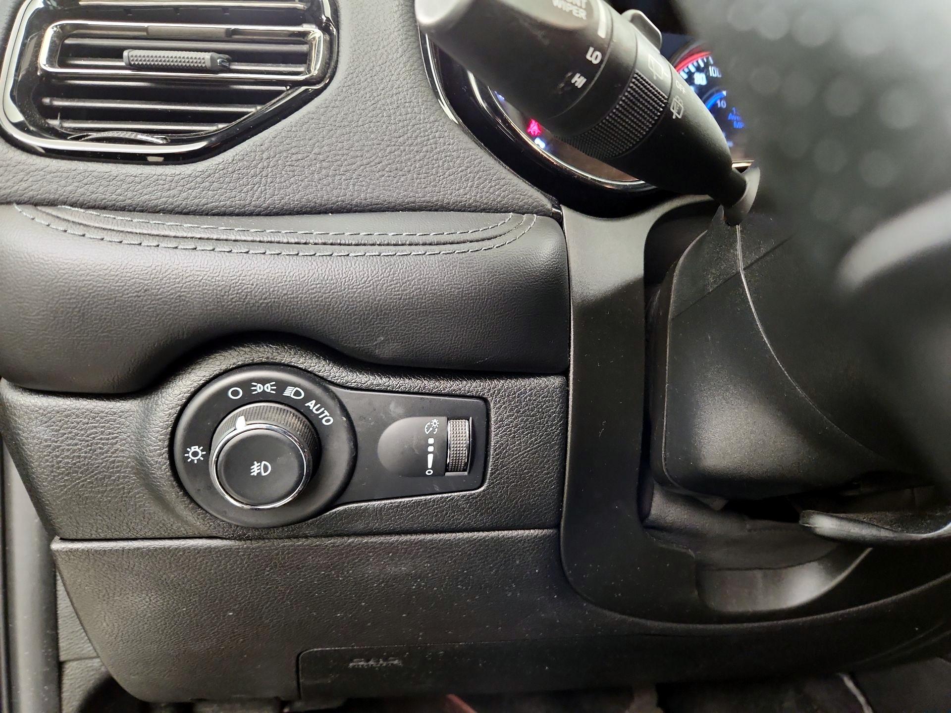 Thumbnail: 2022 Dodge Durango - 13