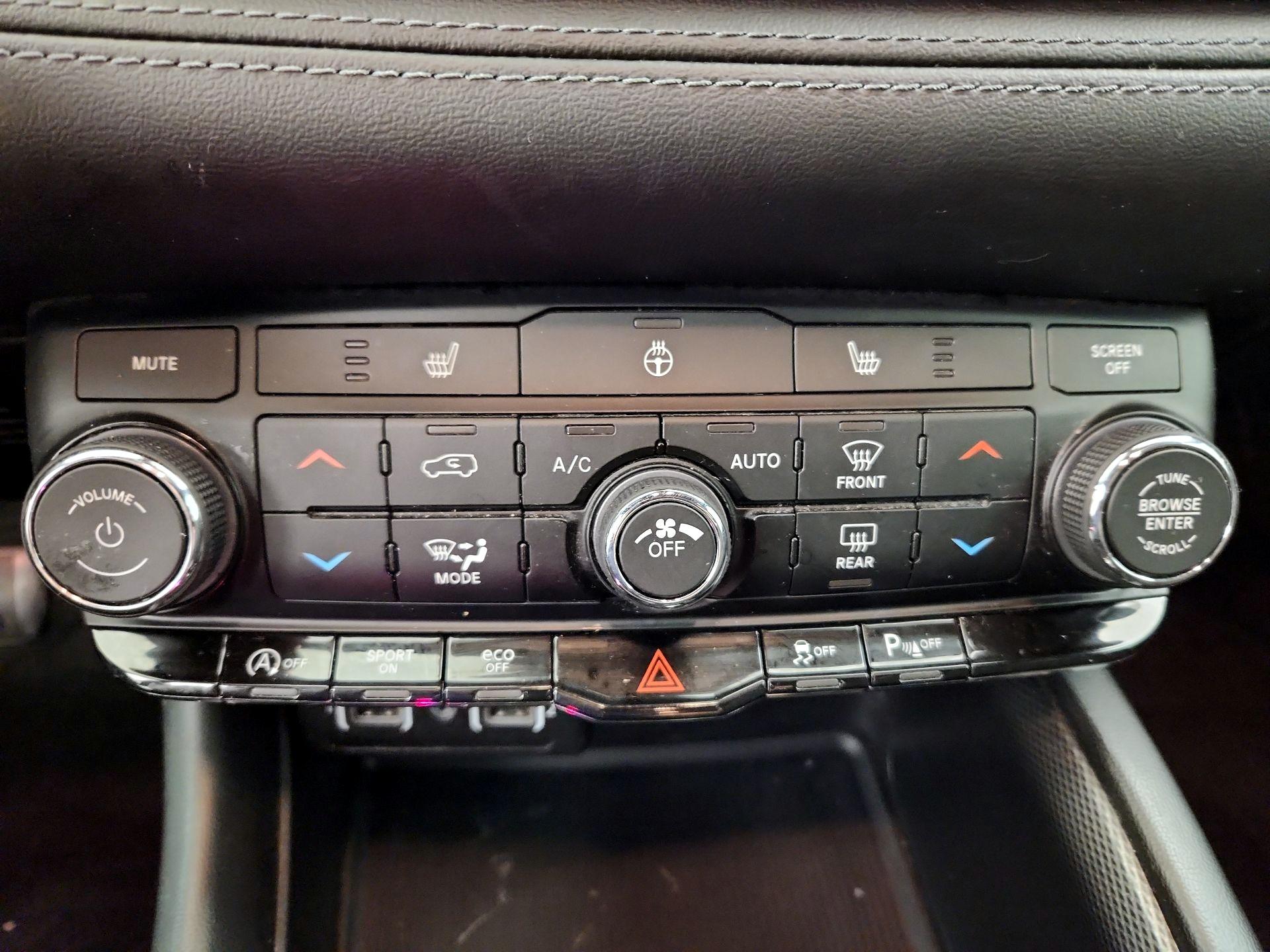 Thumbnail: 2022 Dodge Durango - 16