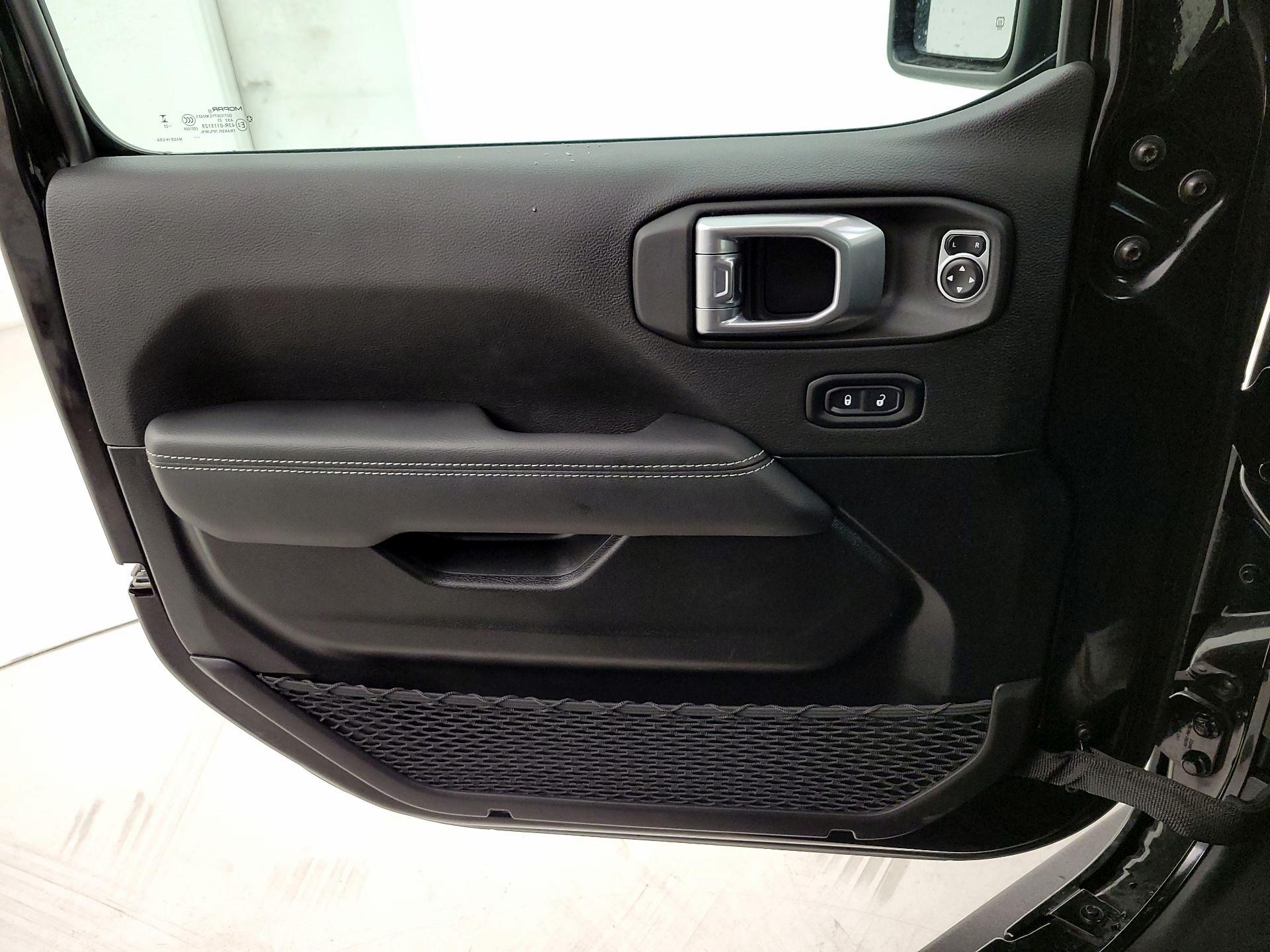 Thumbnail: 2023 Jeep Gladiator - 12