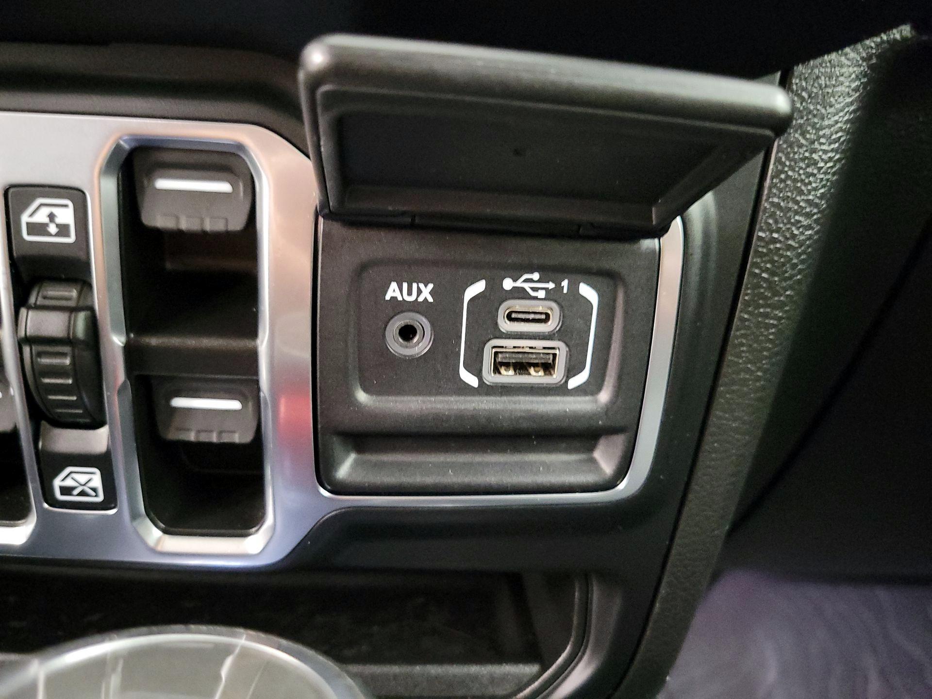 Thumbnail: 2023 Jeep Gladiator - 19