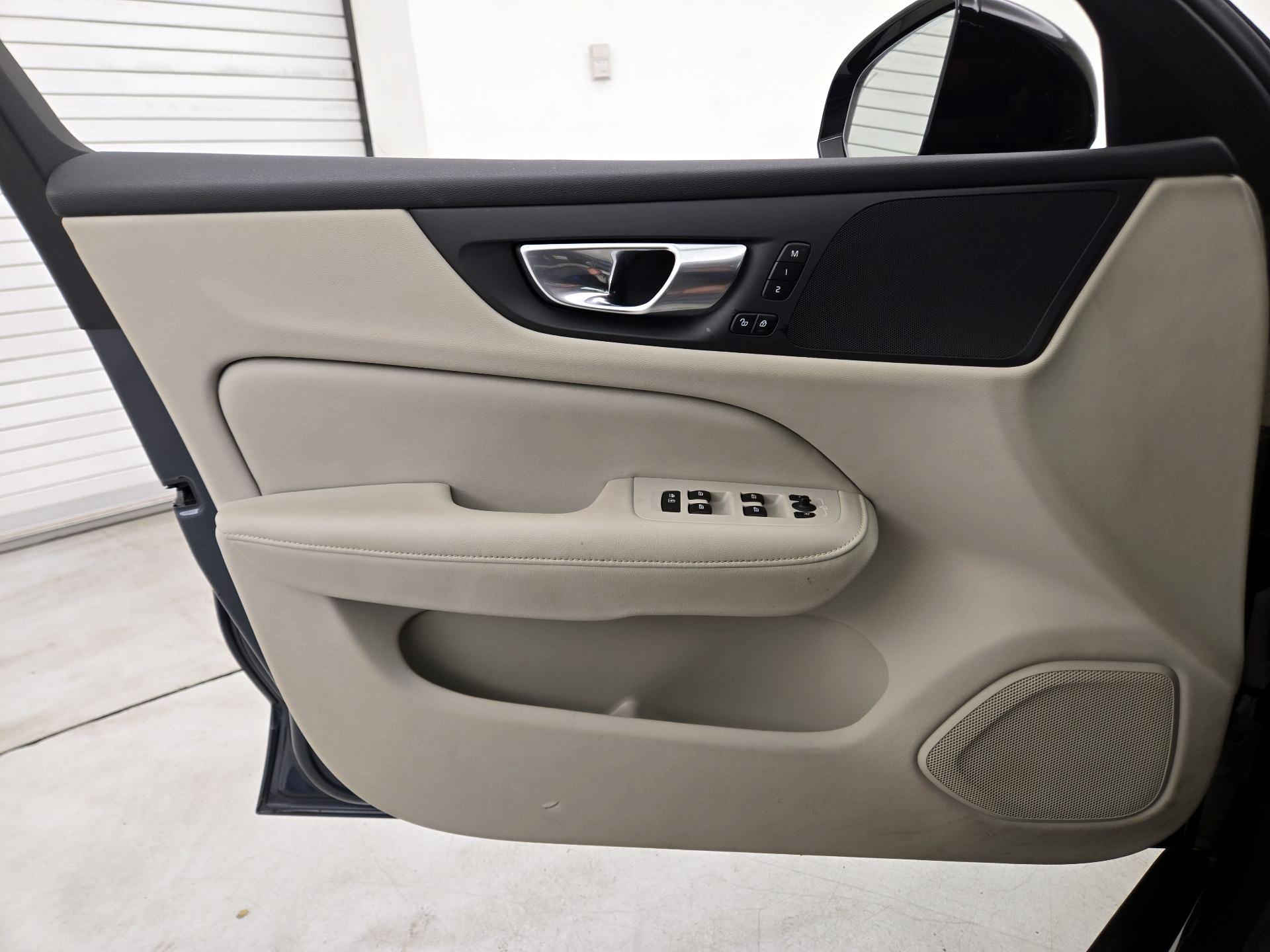 Thumbnail: 2024 Volvo S60 - 12